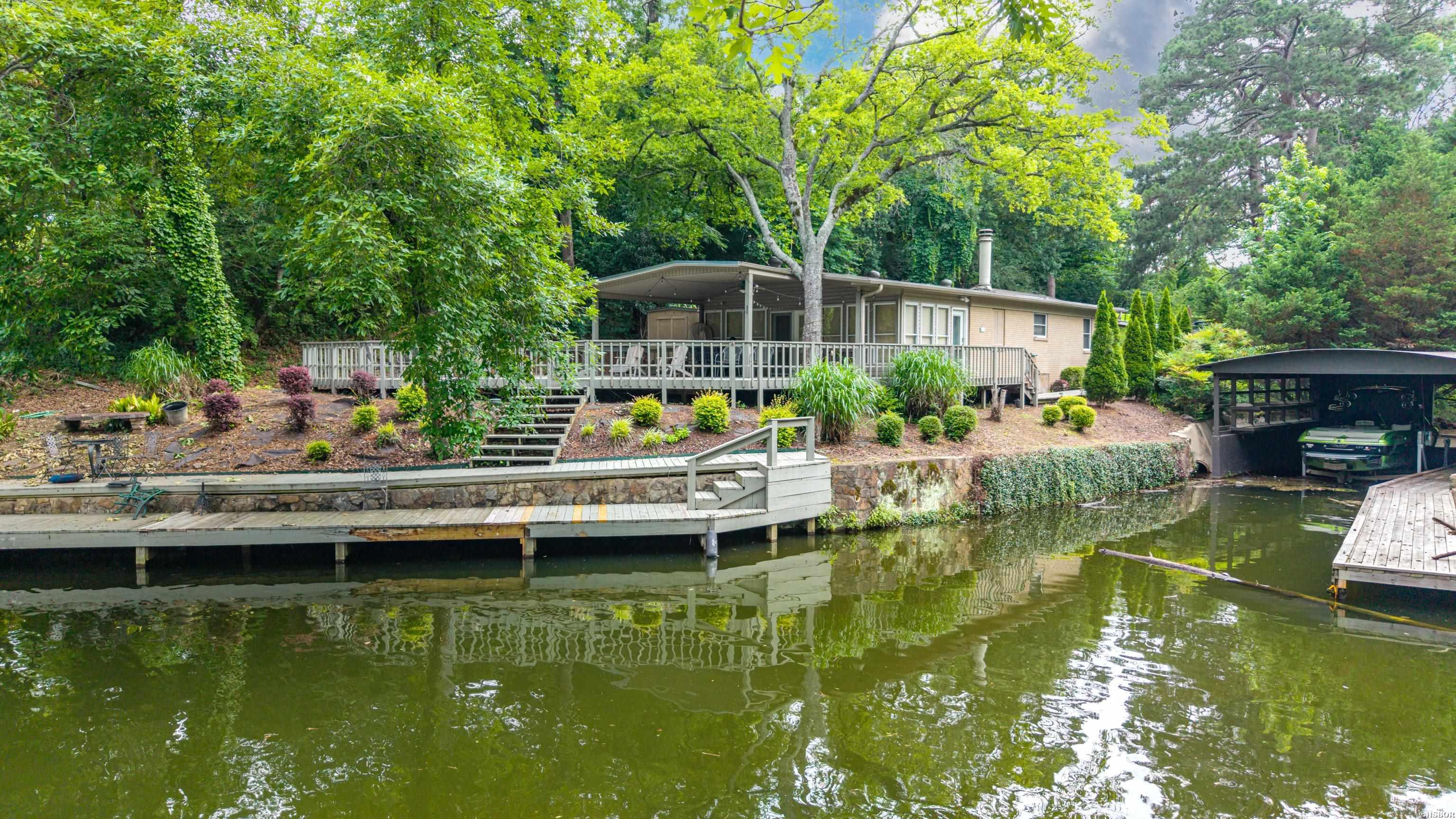1925 Lakeshore Drive Property Photo 3