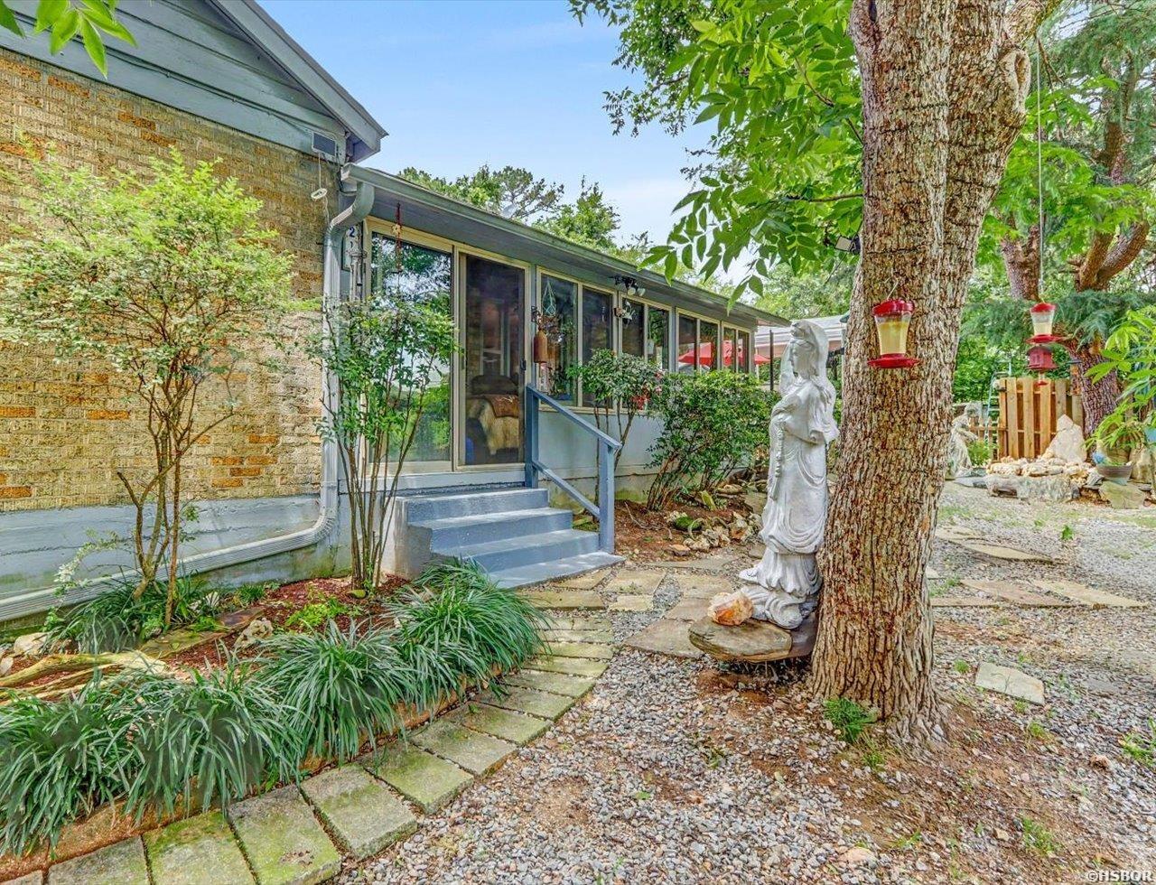 211 Sulphur Street Property Photo 7