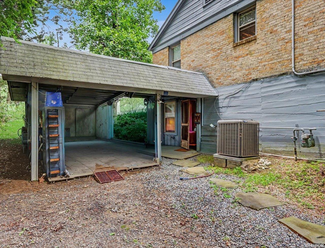 211 Sulphur Street Property Photo 36