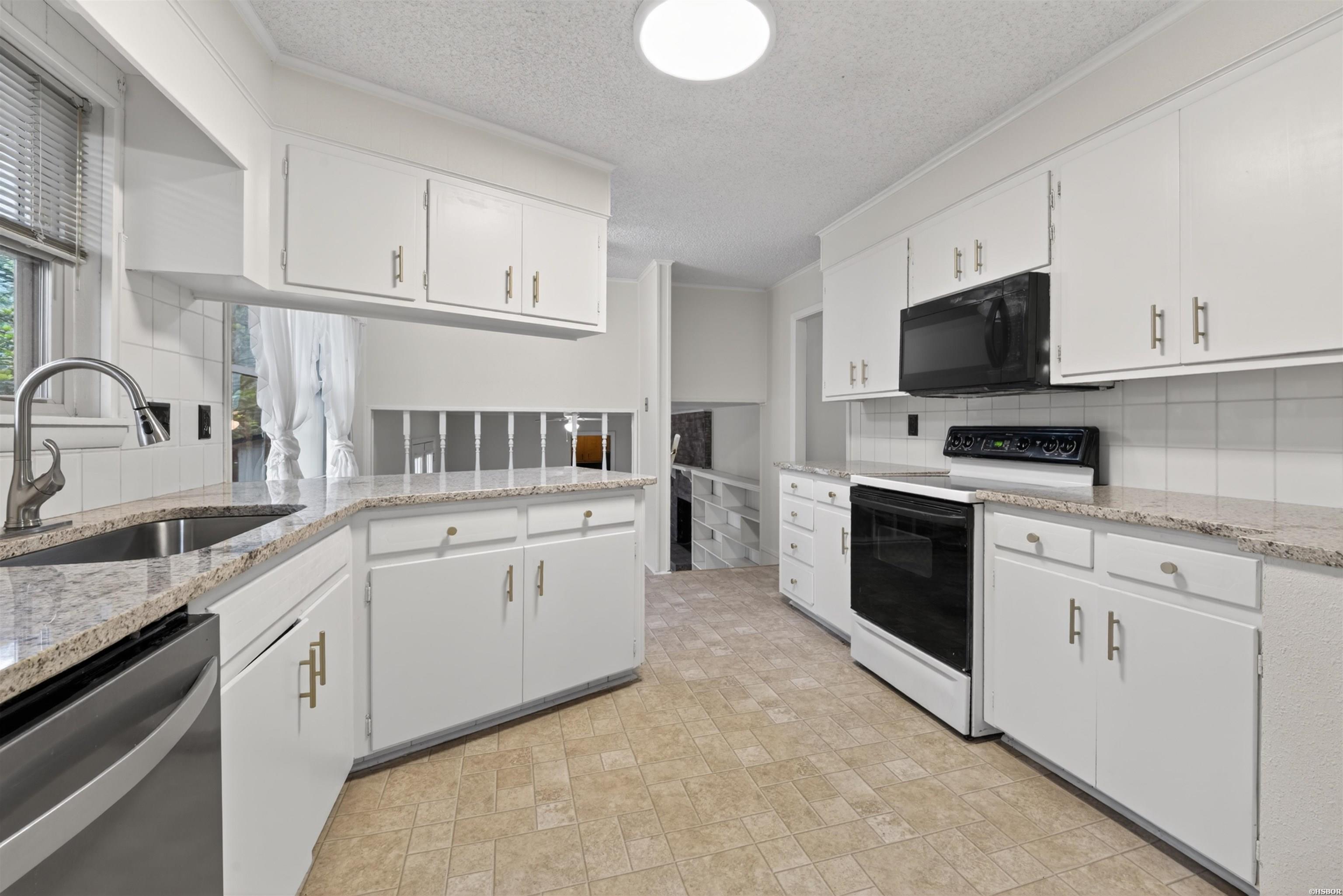 1540 Valleyview Drive Property Photo 2