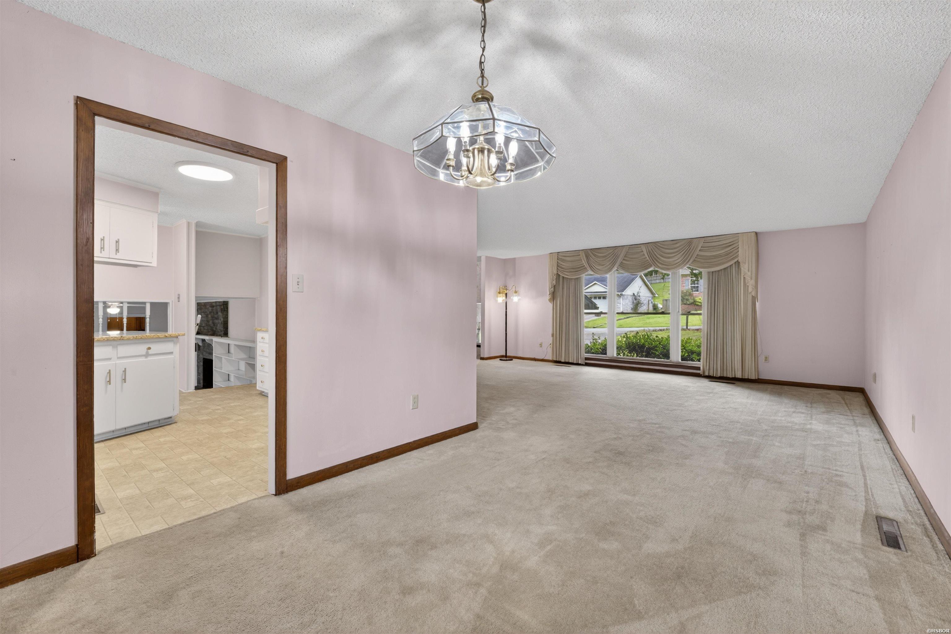 1540 Valleyview Drive Property Photo 5