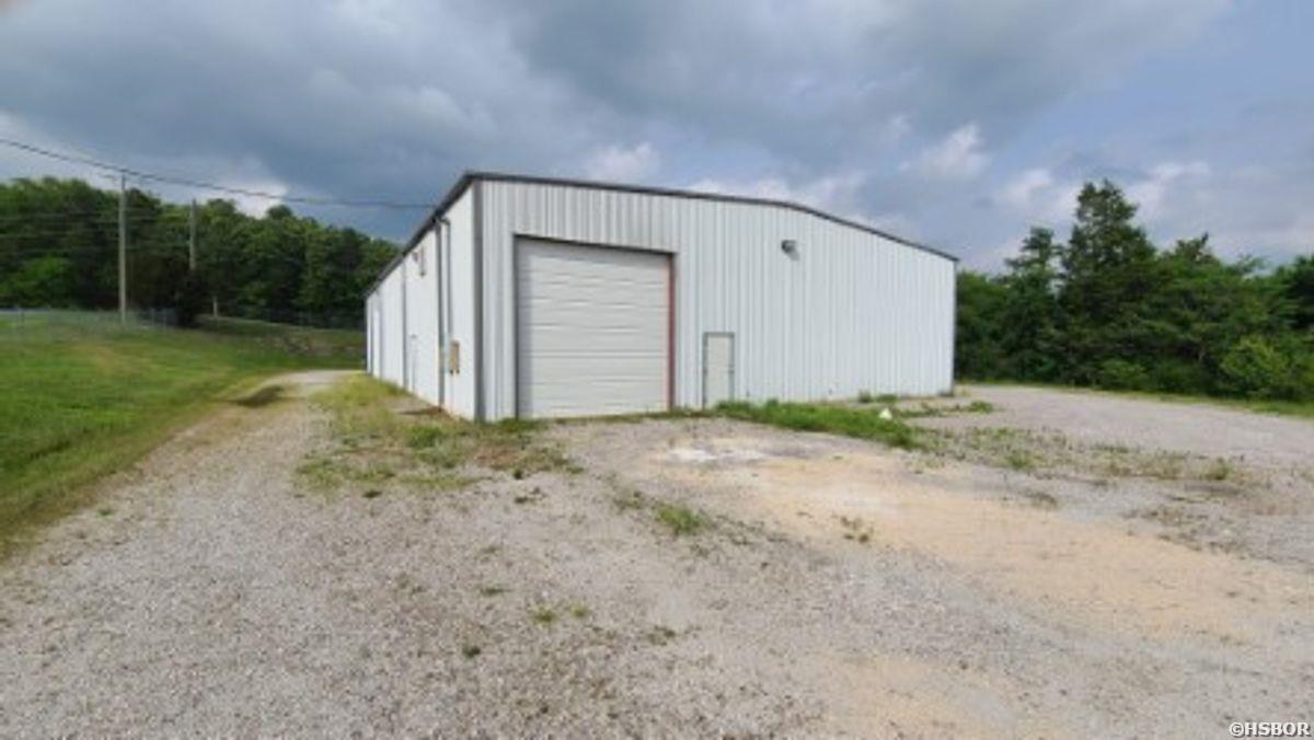 685 Mid America Boulevard Property Photo 3