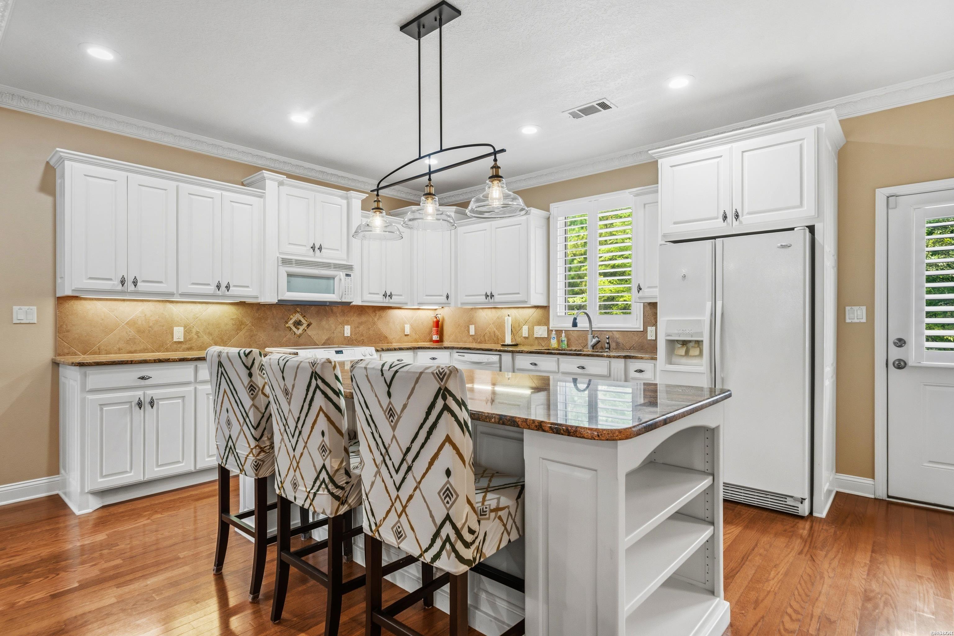 1380 Airport Property Photo 8