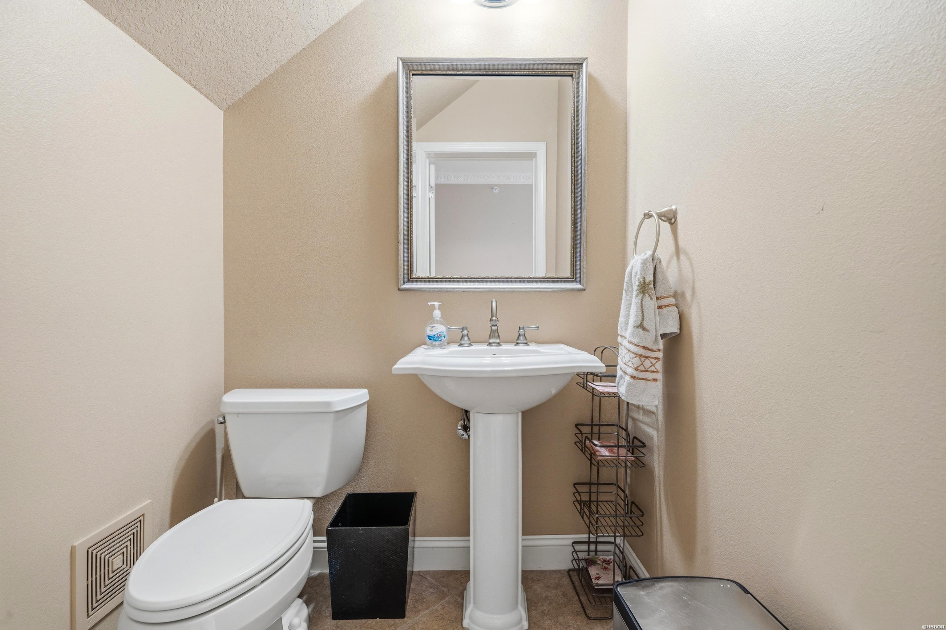 1380 Airport Property Photo 42