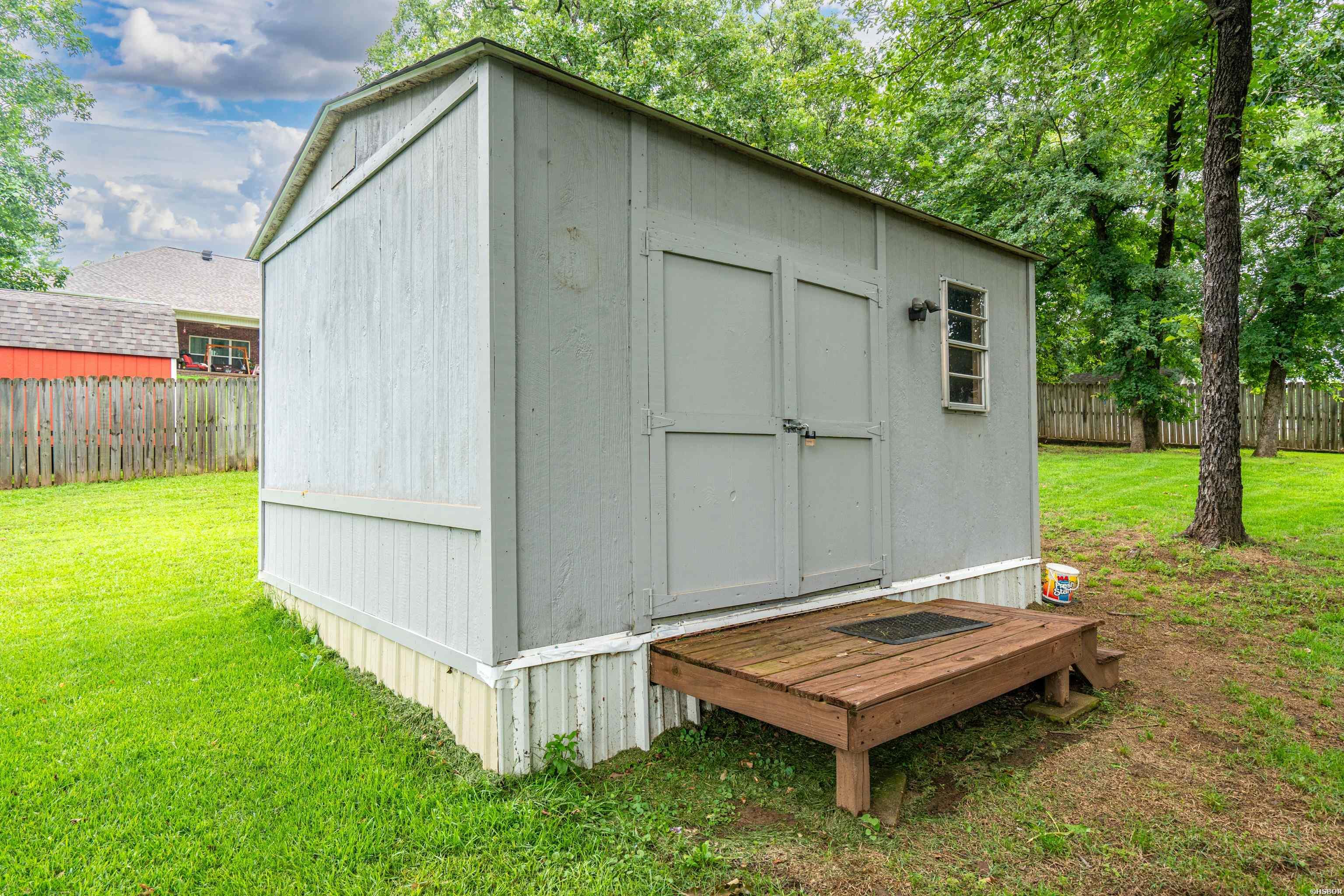 102 Doe Run Place Property Photo 8