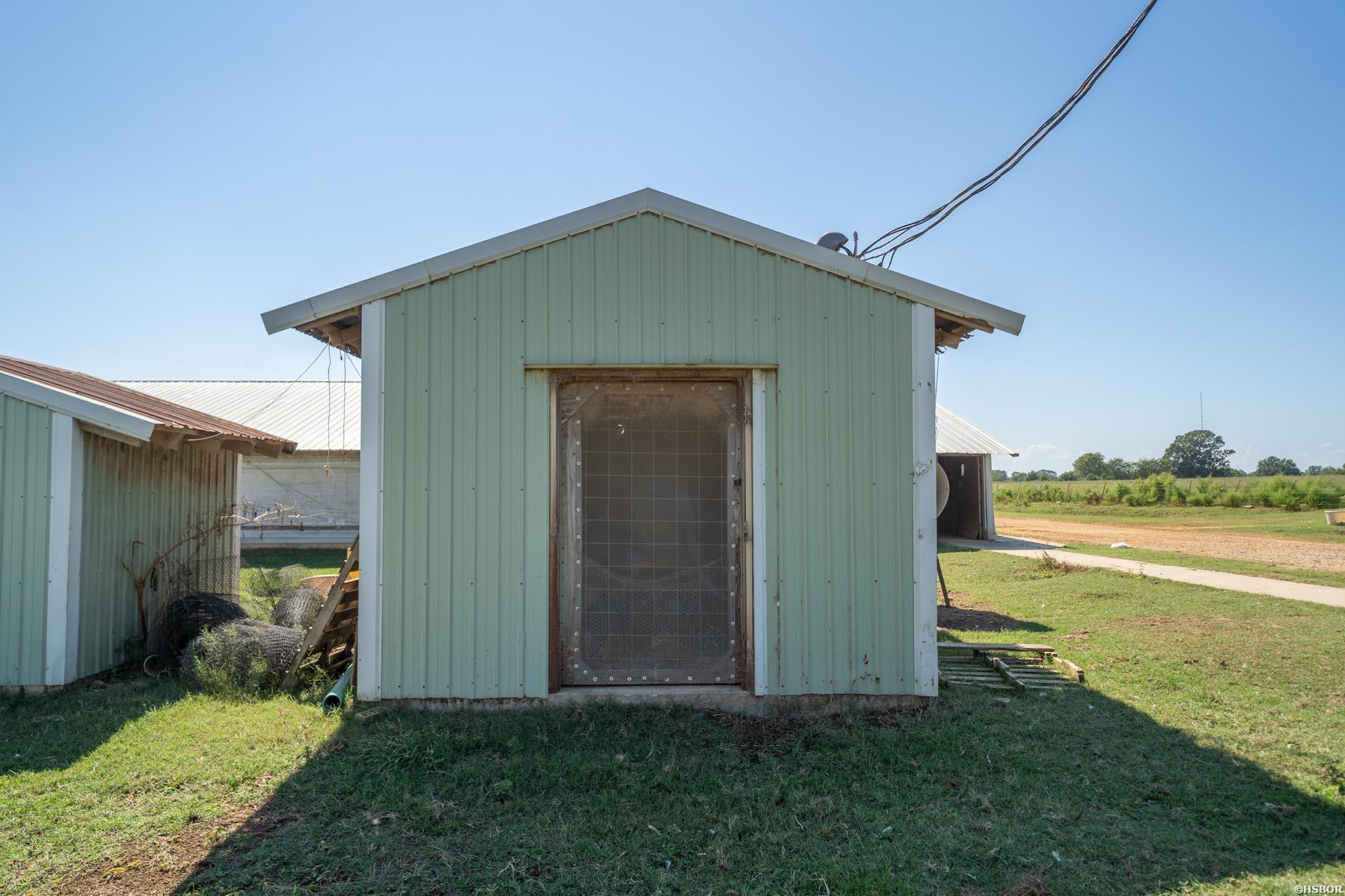 389 Highway 174 N Property Photo 42