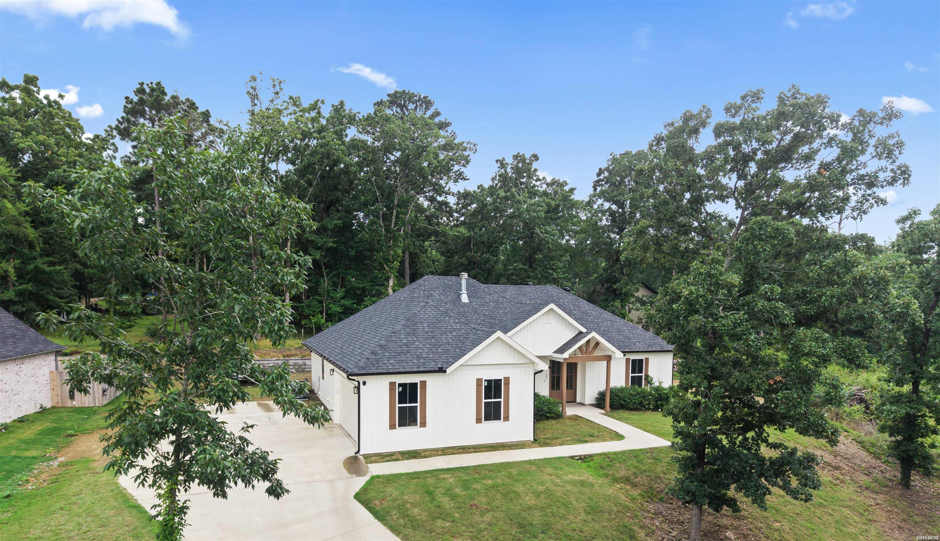 131 WILDWOOD FOREST Road Property Photo 1
