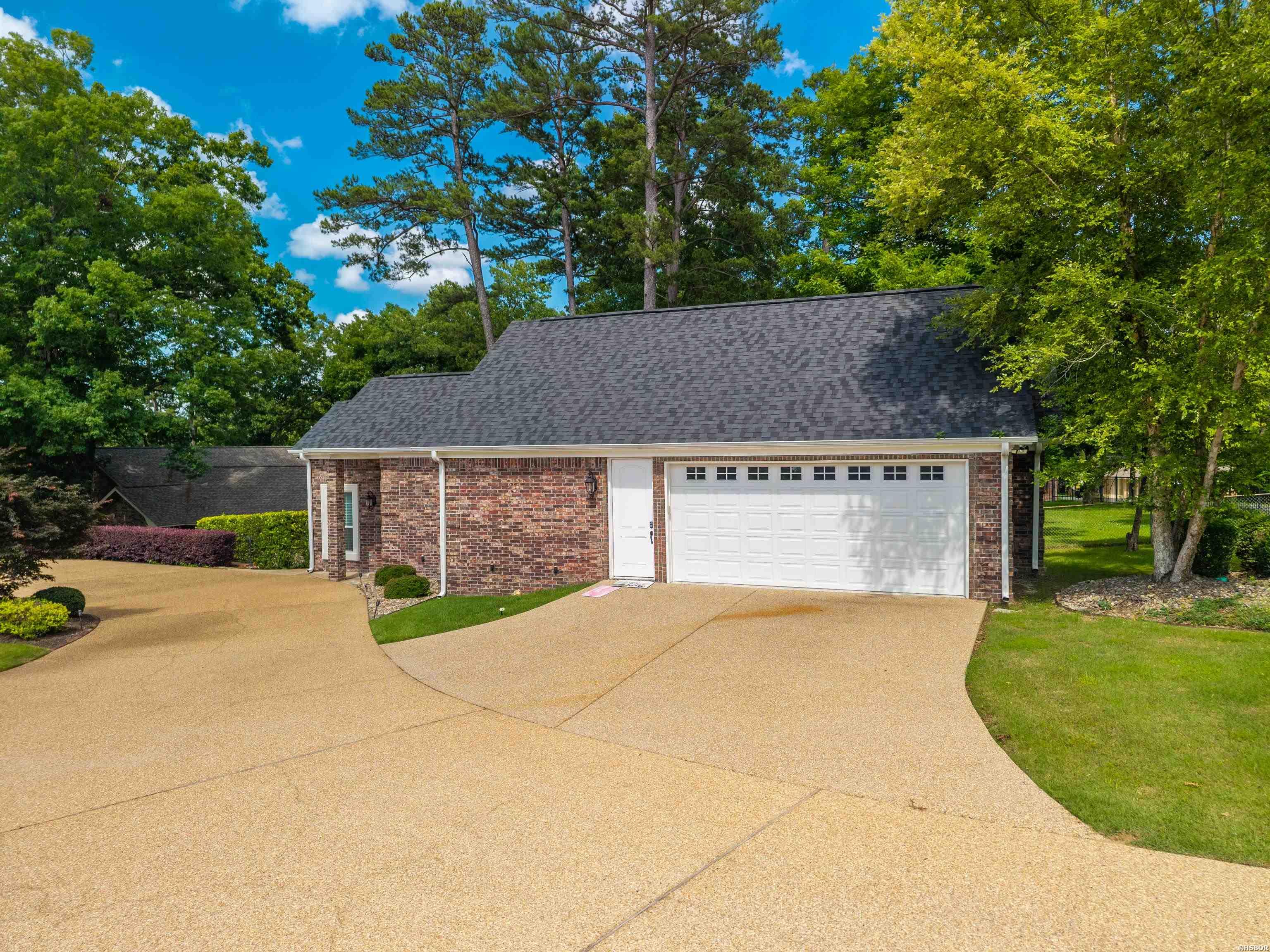 225 Sparling Property Photo 6