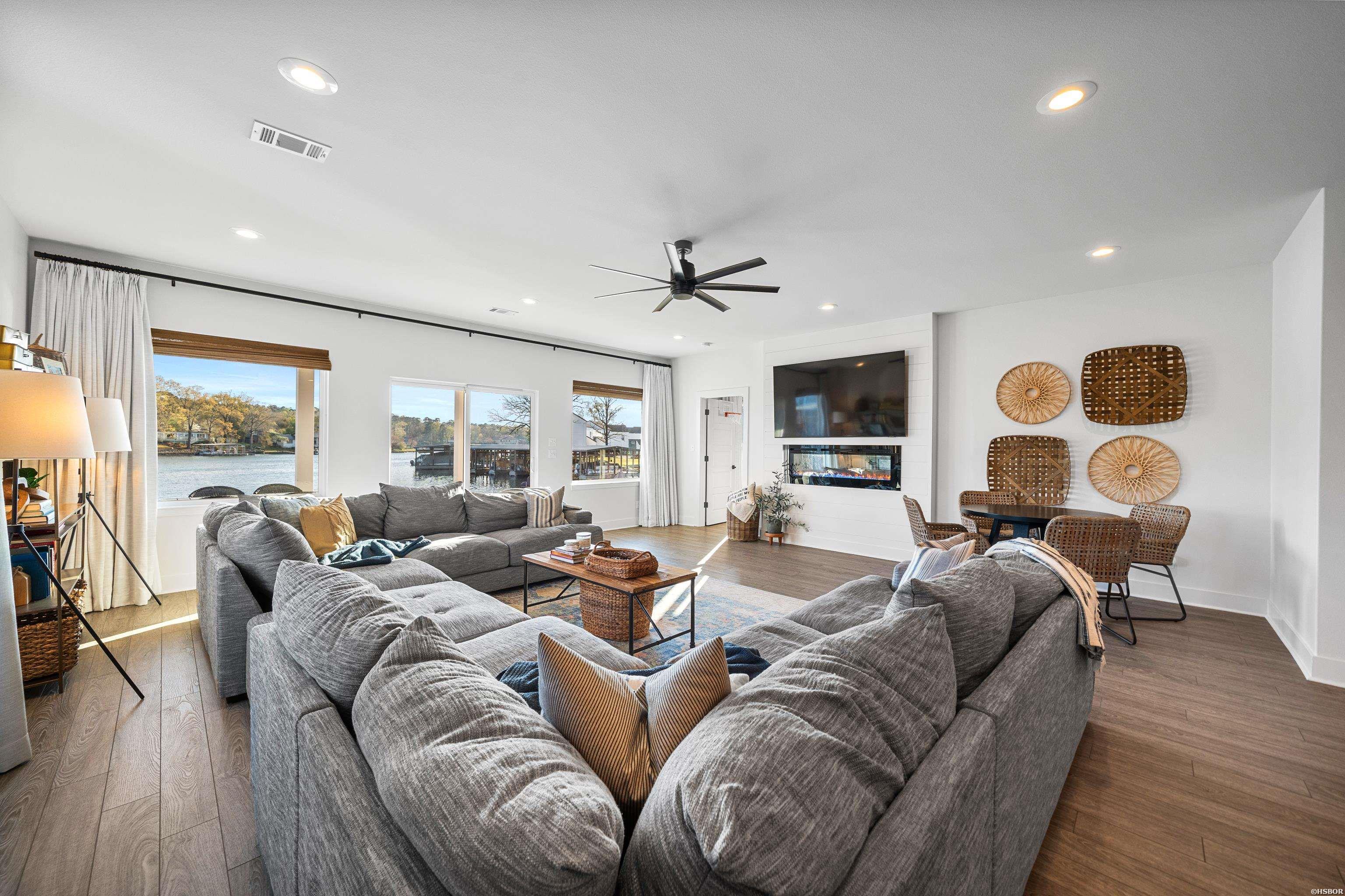 151 Clearwater Cove Property Photo 7