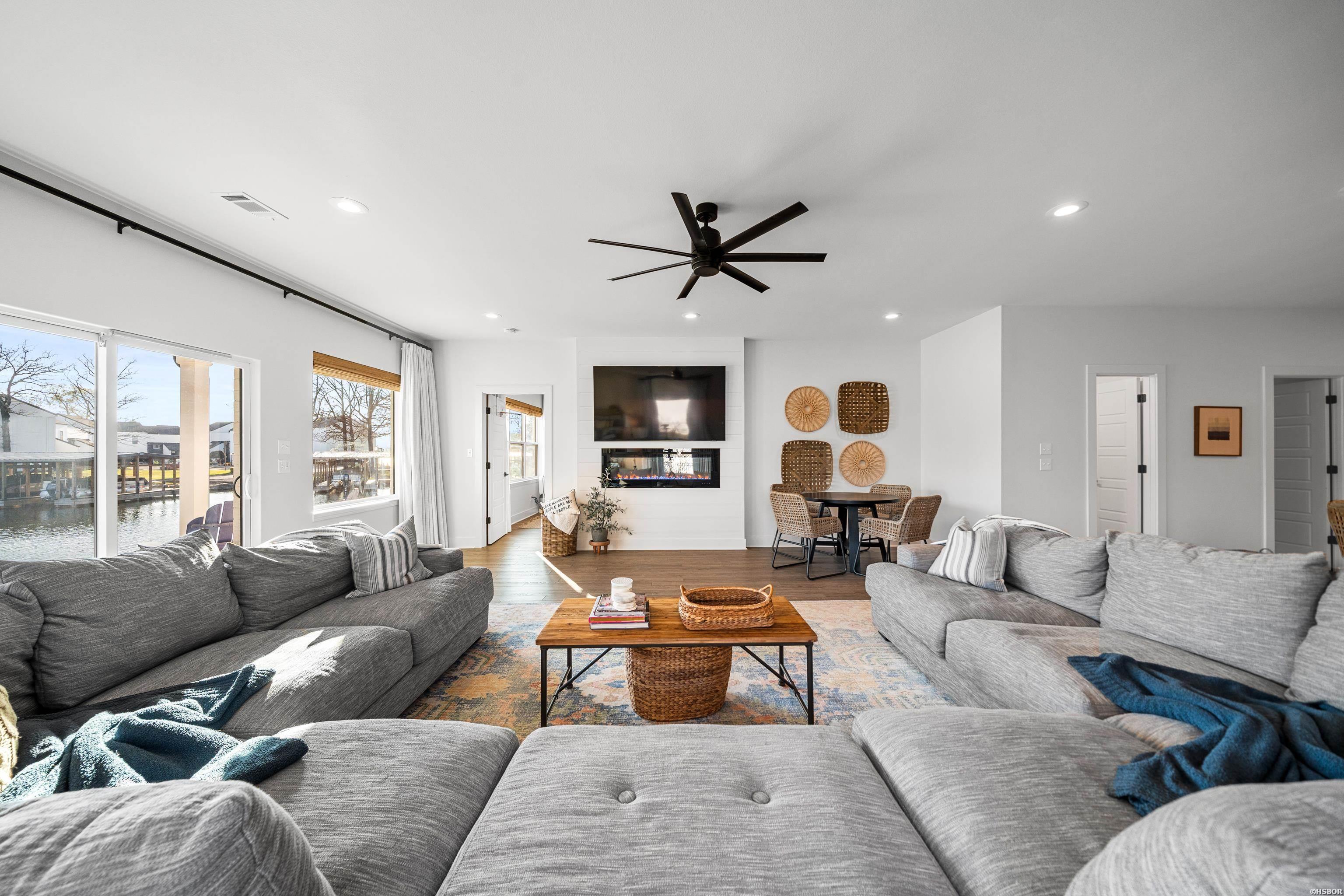 151 Clearwater Cove Property Photo 8