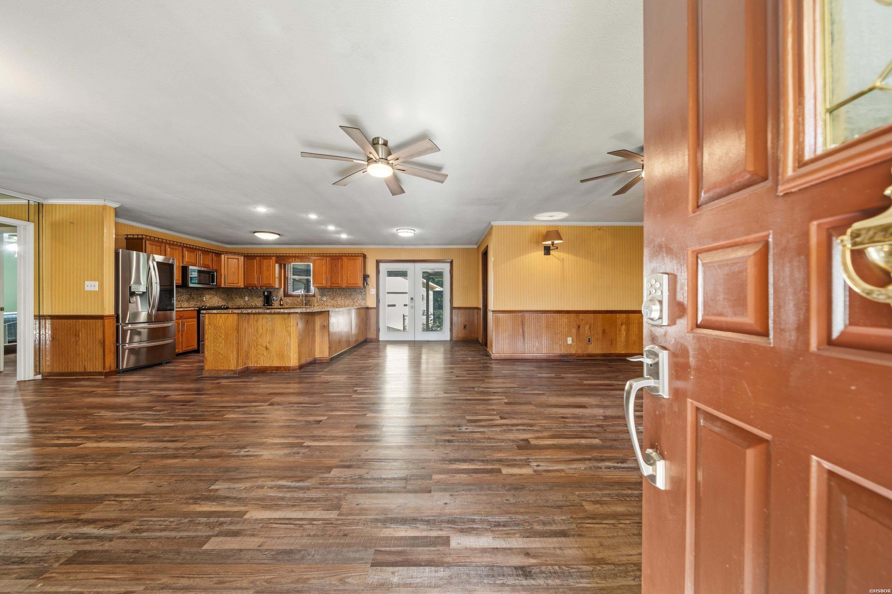 300 Anderson Street Property Photo 4
