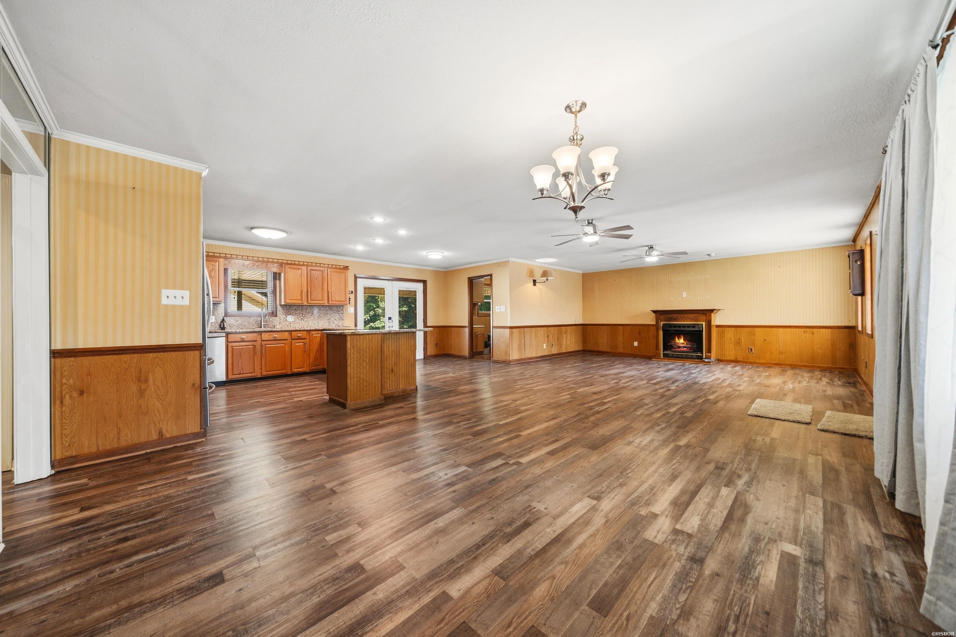 300 Anderson Street Property Photo 10