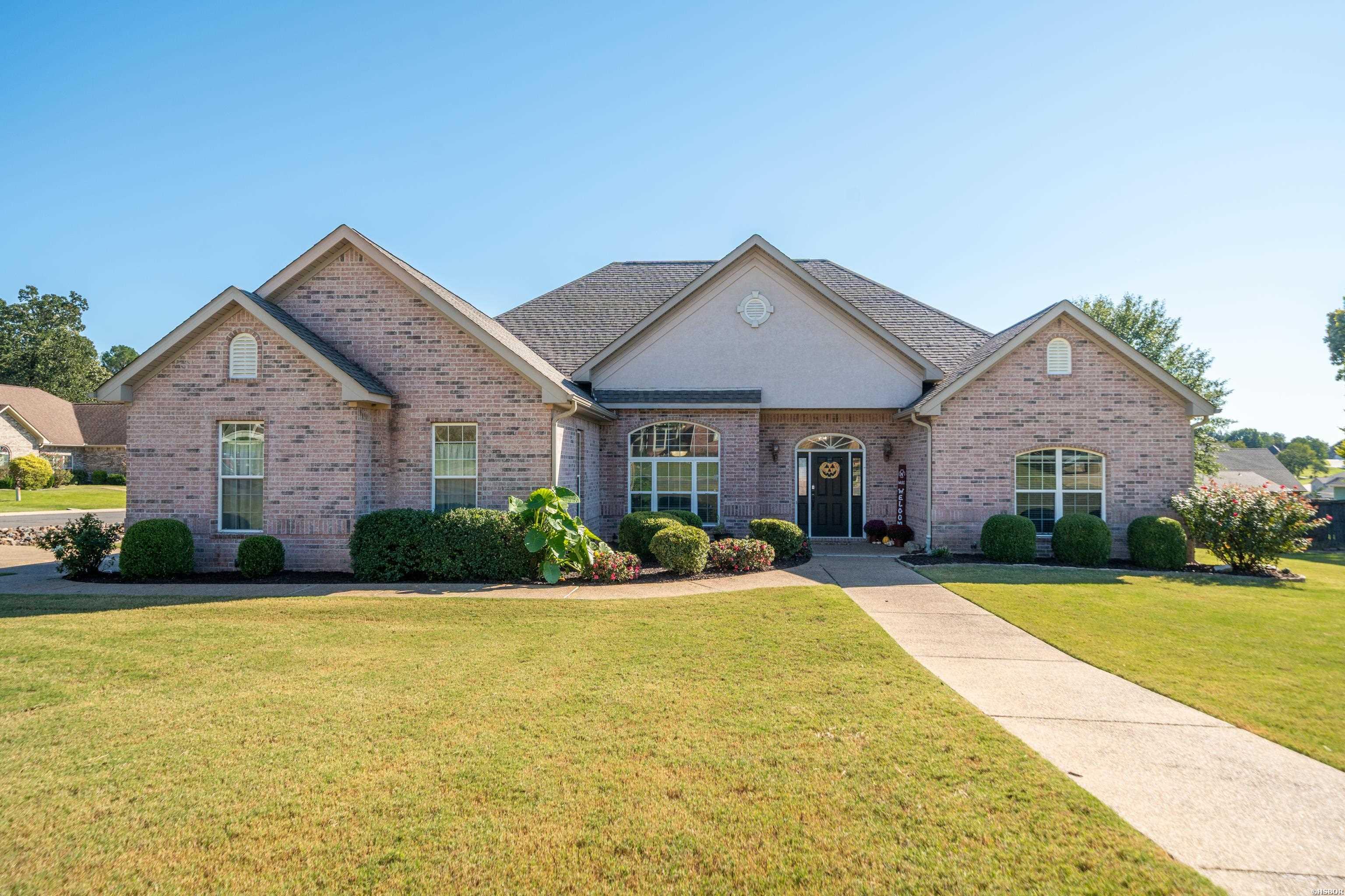 207 QUAIL RIDGE Drive Property Photo 1