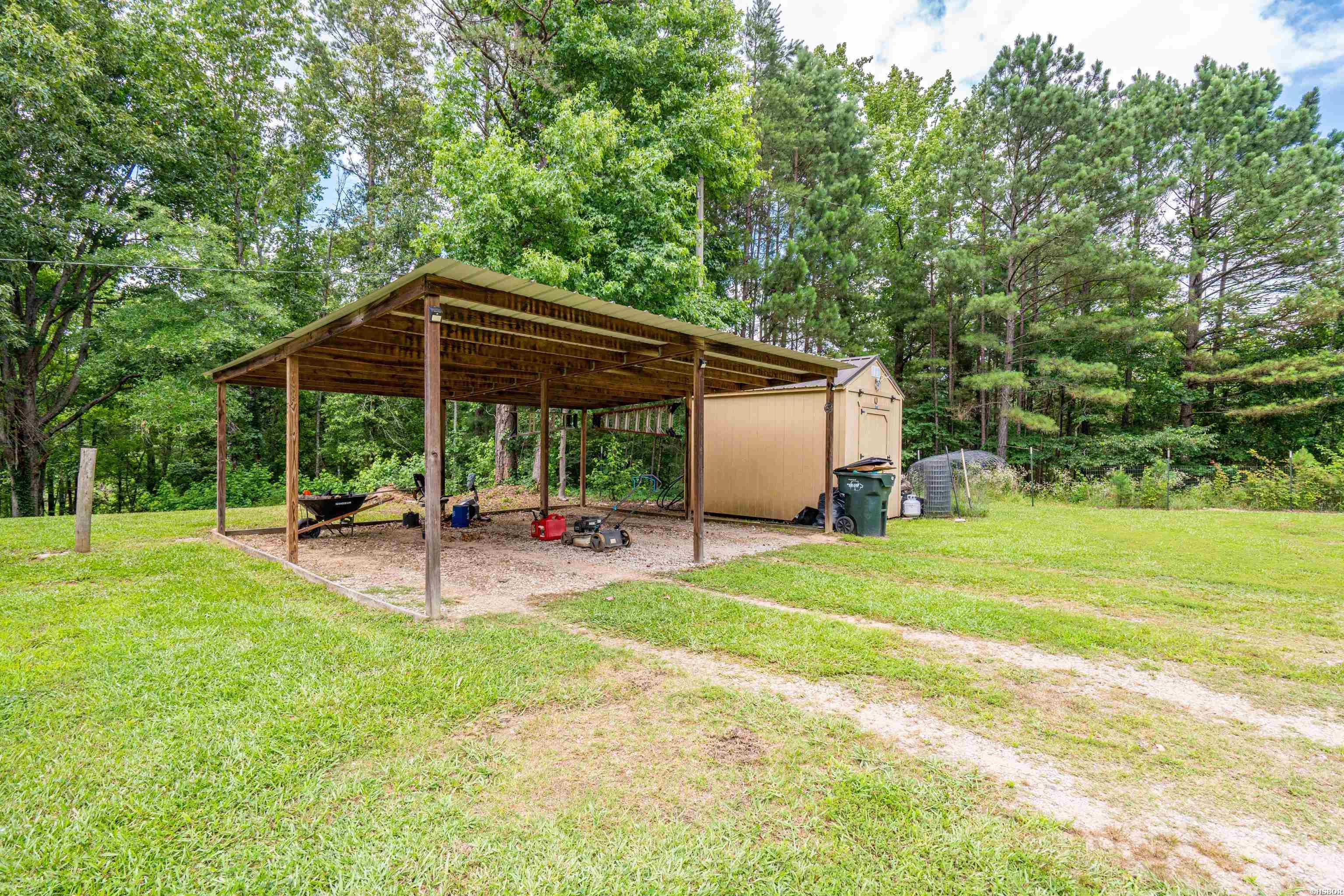 4598 Airport Road Property Photo 32