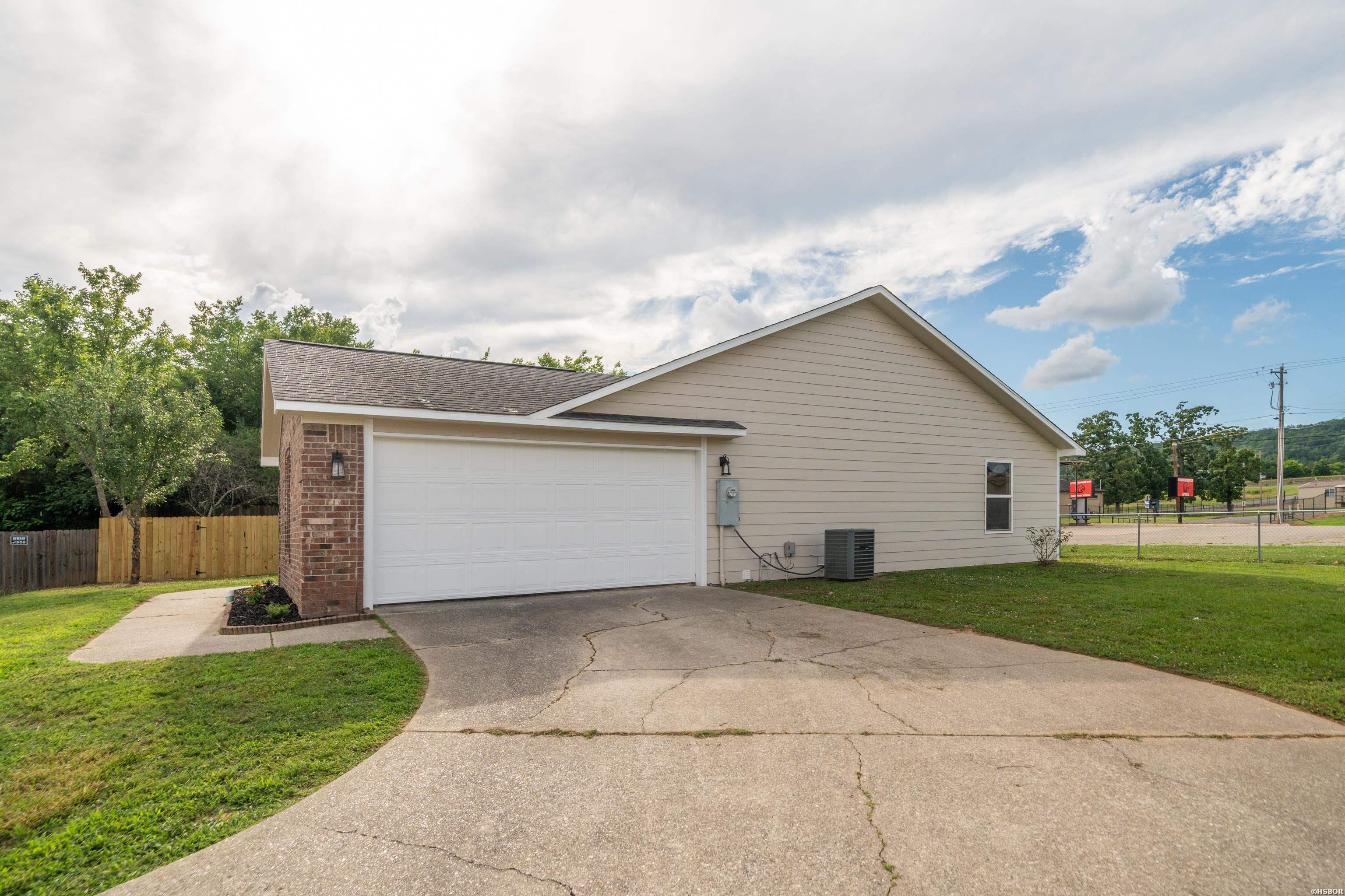 163 Eagle Pass Trail Property Photo 34