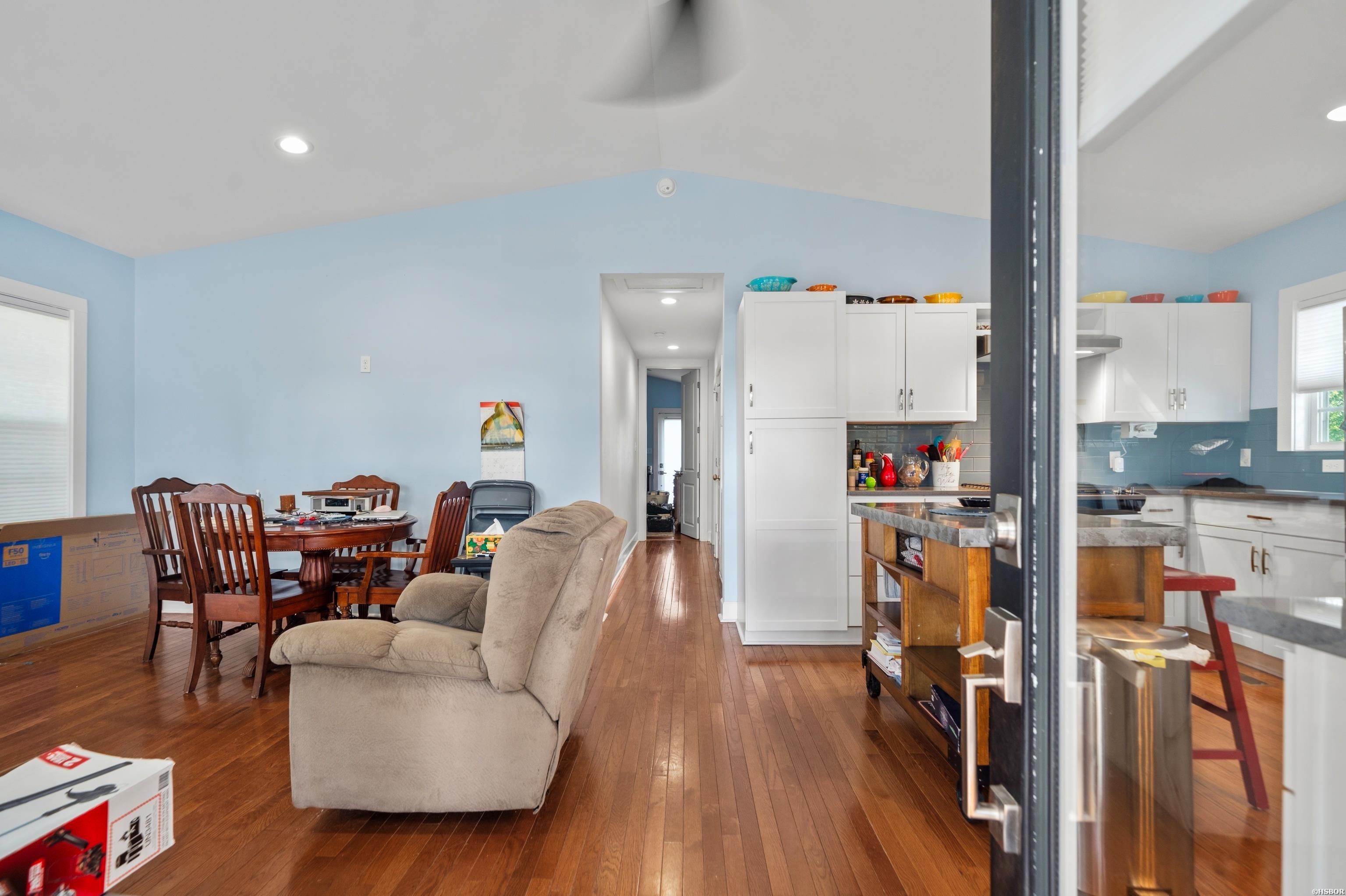 529 Burchwood Bay Property Photo 2