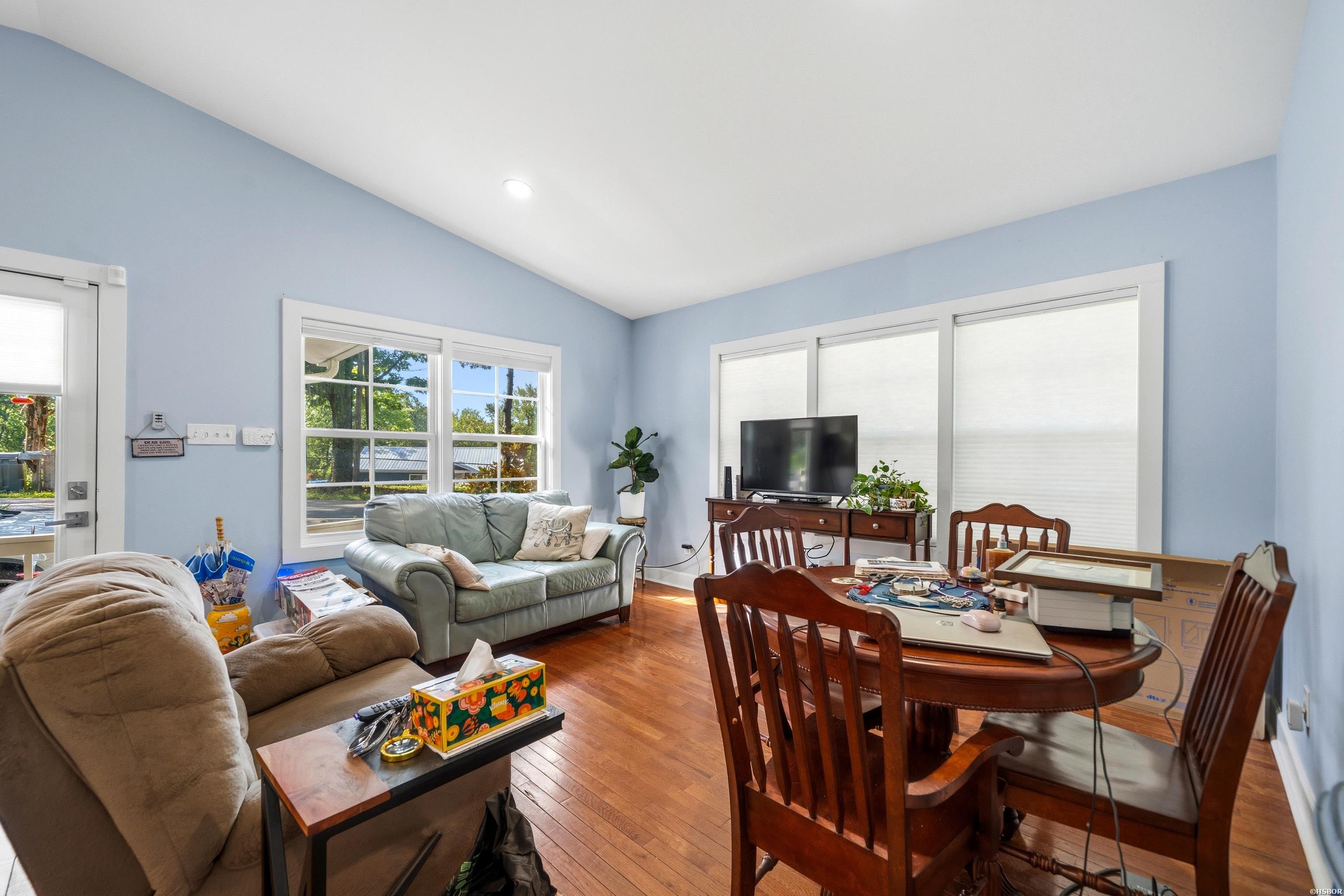 529 Burchwood Bay Property Photo 3