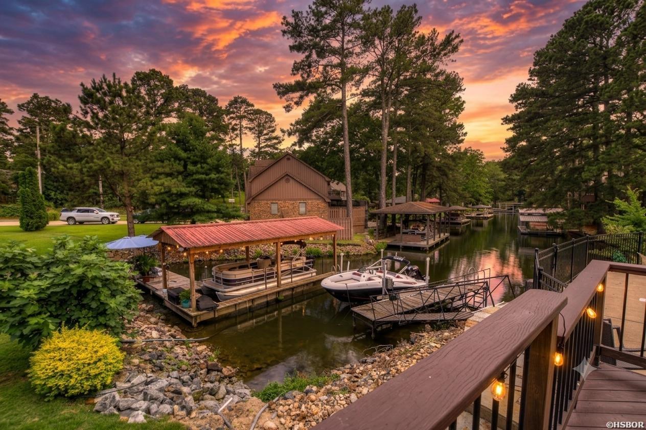 105 Waters Edge Cove Property Photo 4