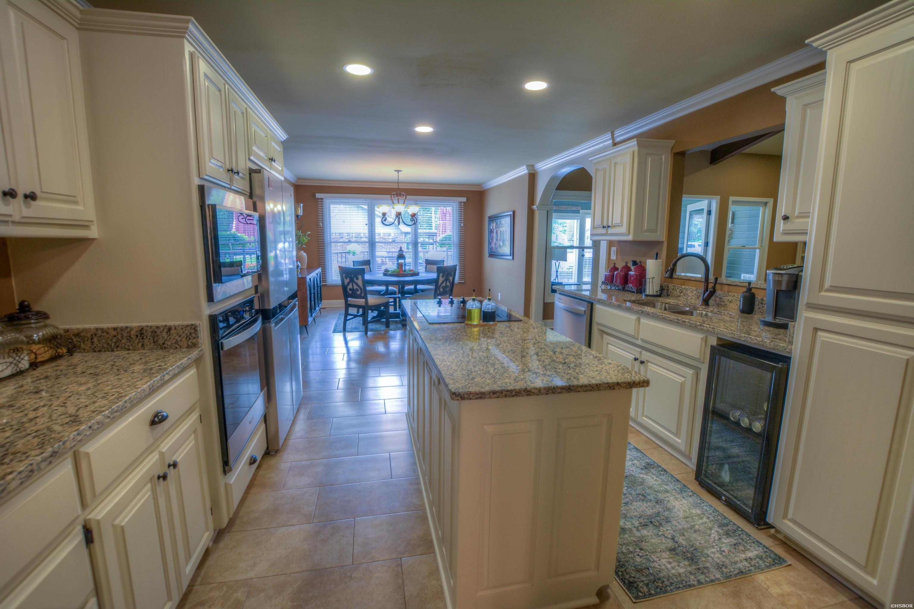 105 Waters Edge Cove Property Photo 12