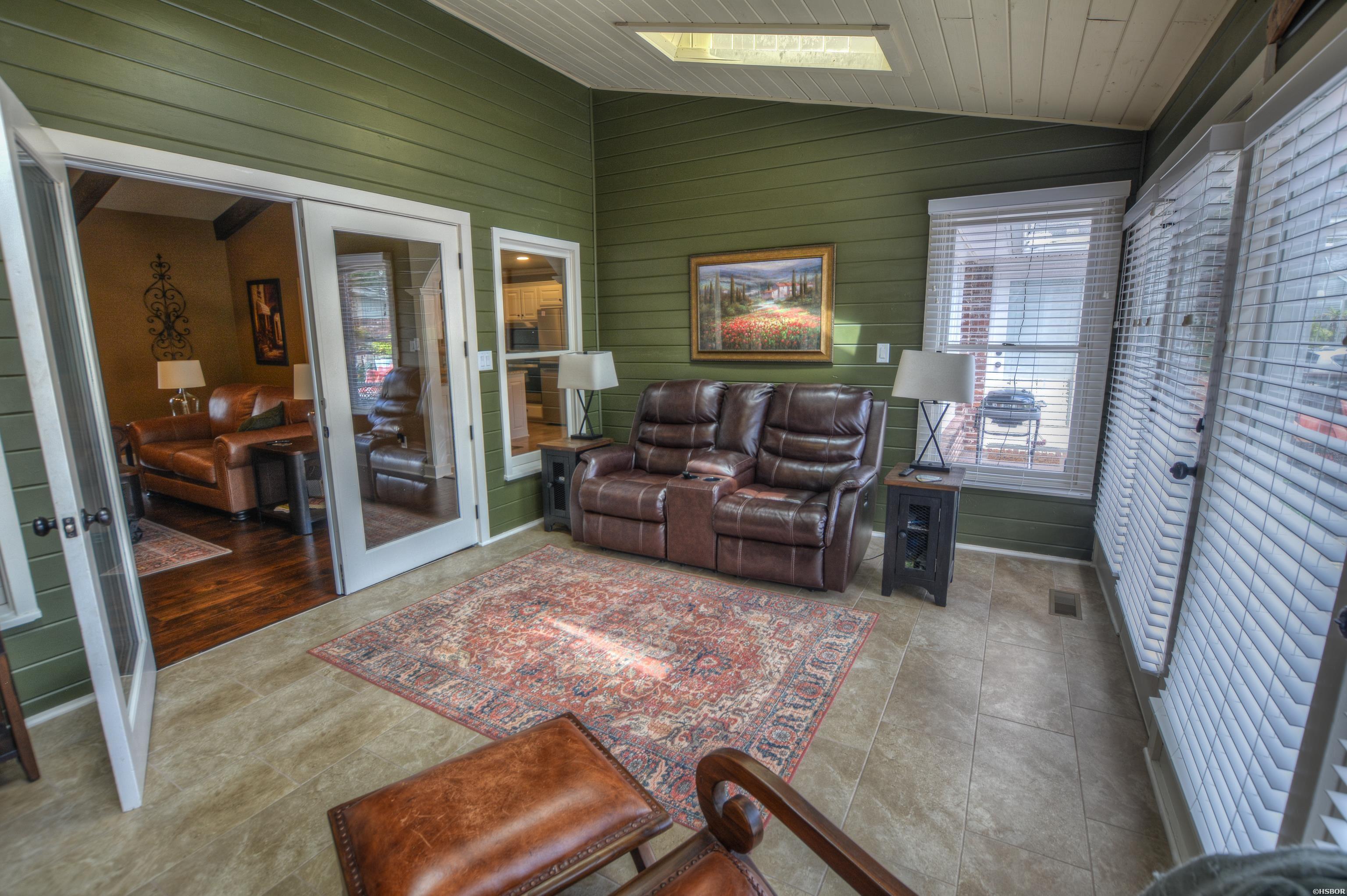 105 Waters Edge Cove Property Photo 16
