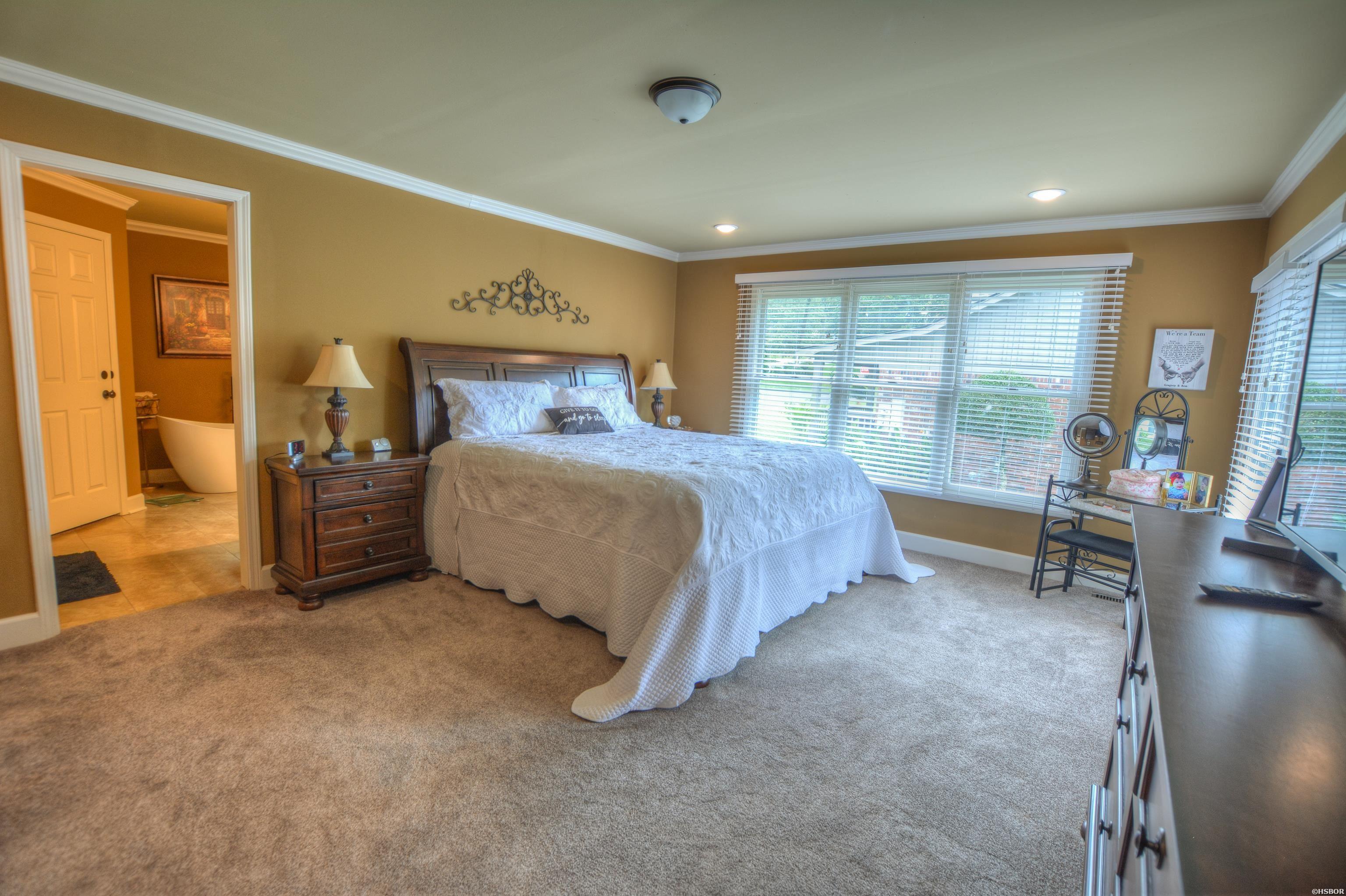105 Waters Edge Cove Property Photo 19