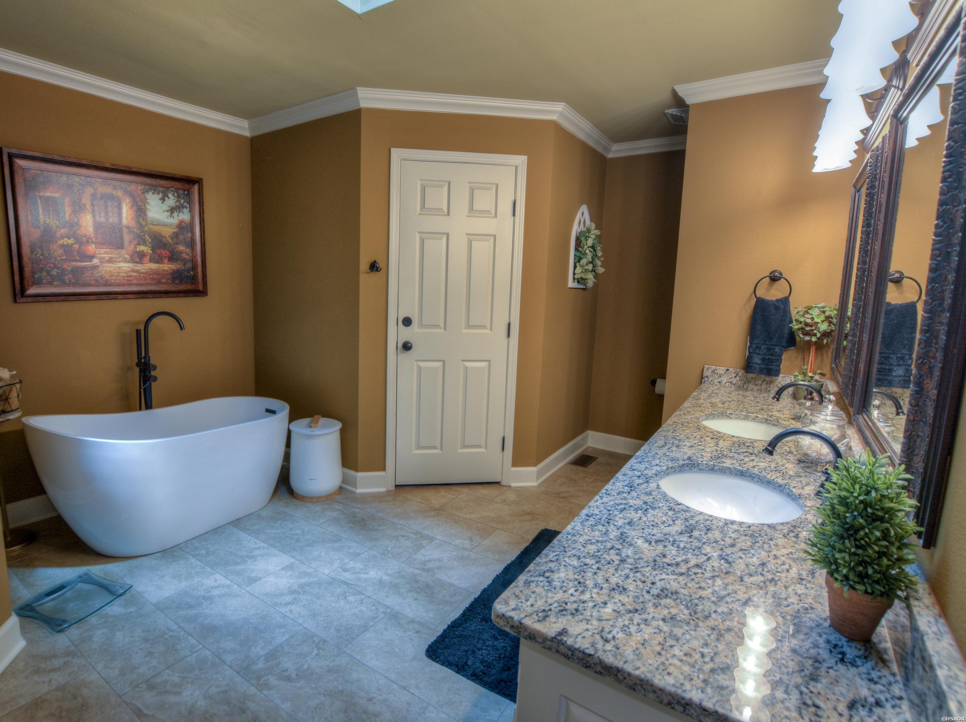 105 Waters Edge Cove Property Photo 20