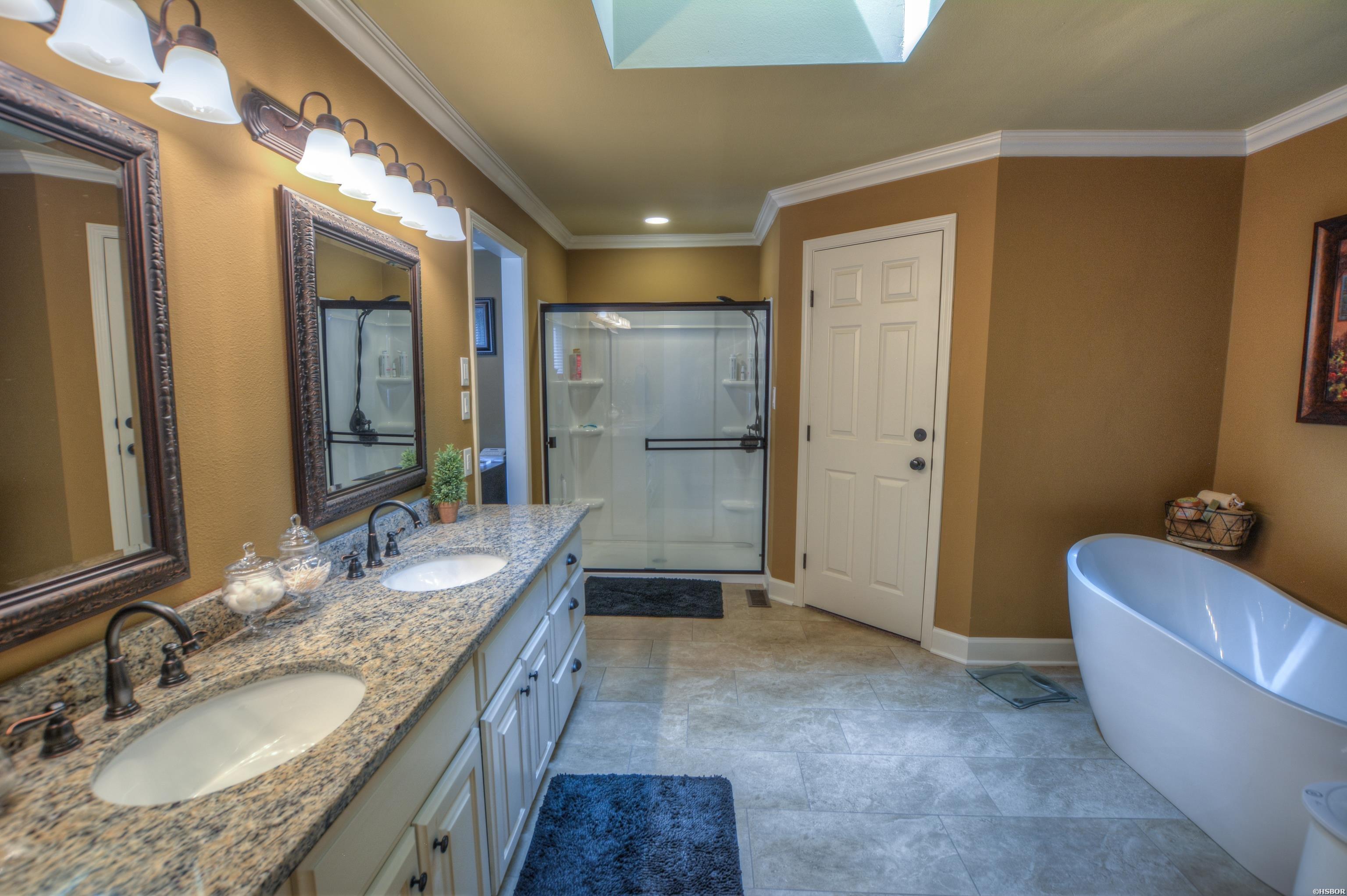 105 Waters Edge Cove Property Photo 21