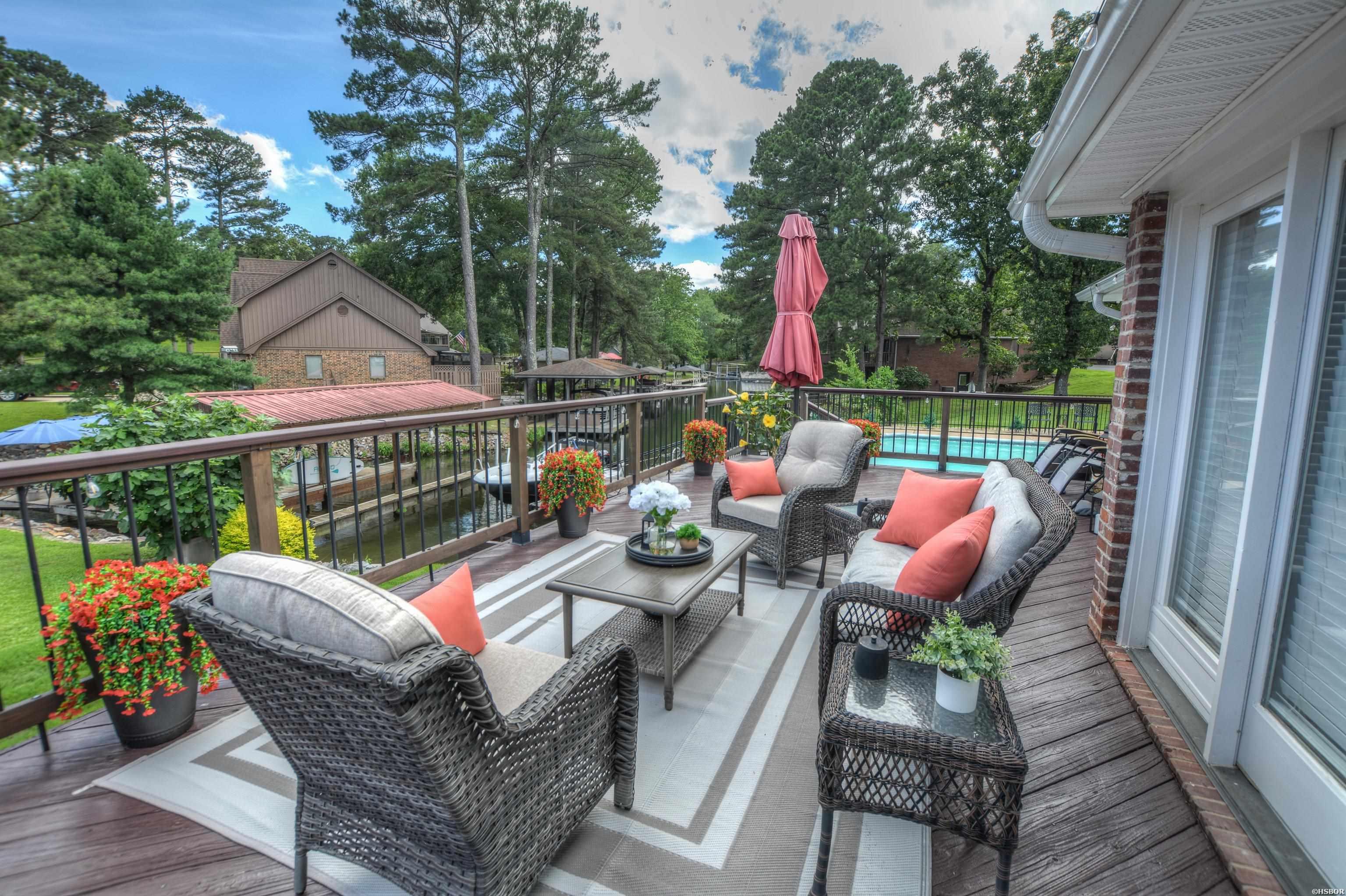 105 Waters Edge Cove Property Photo 28