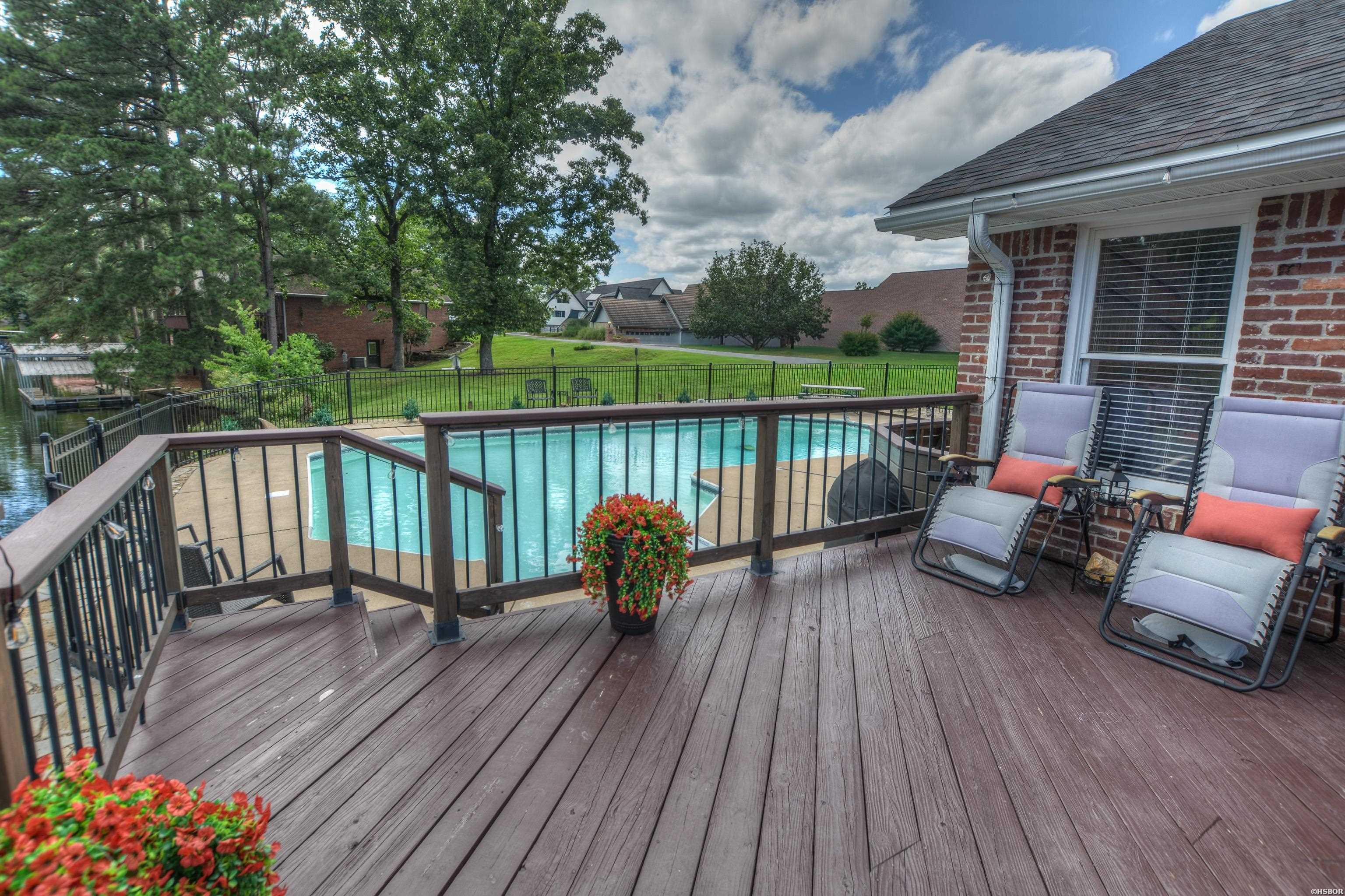 105 Waters Edge Cove Property Photo 29