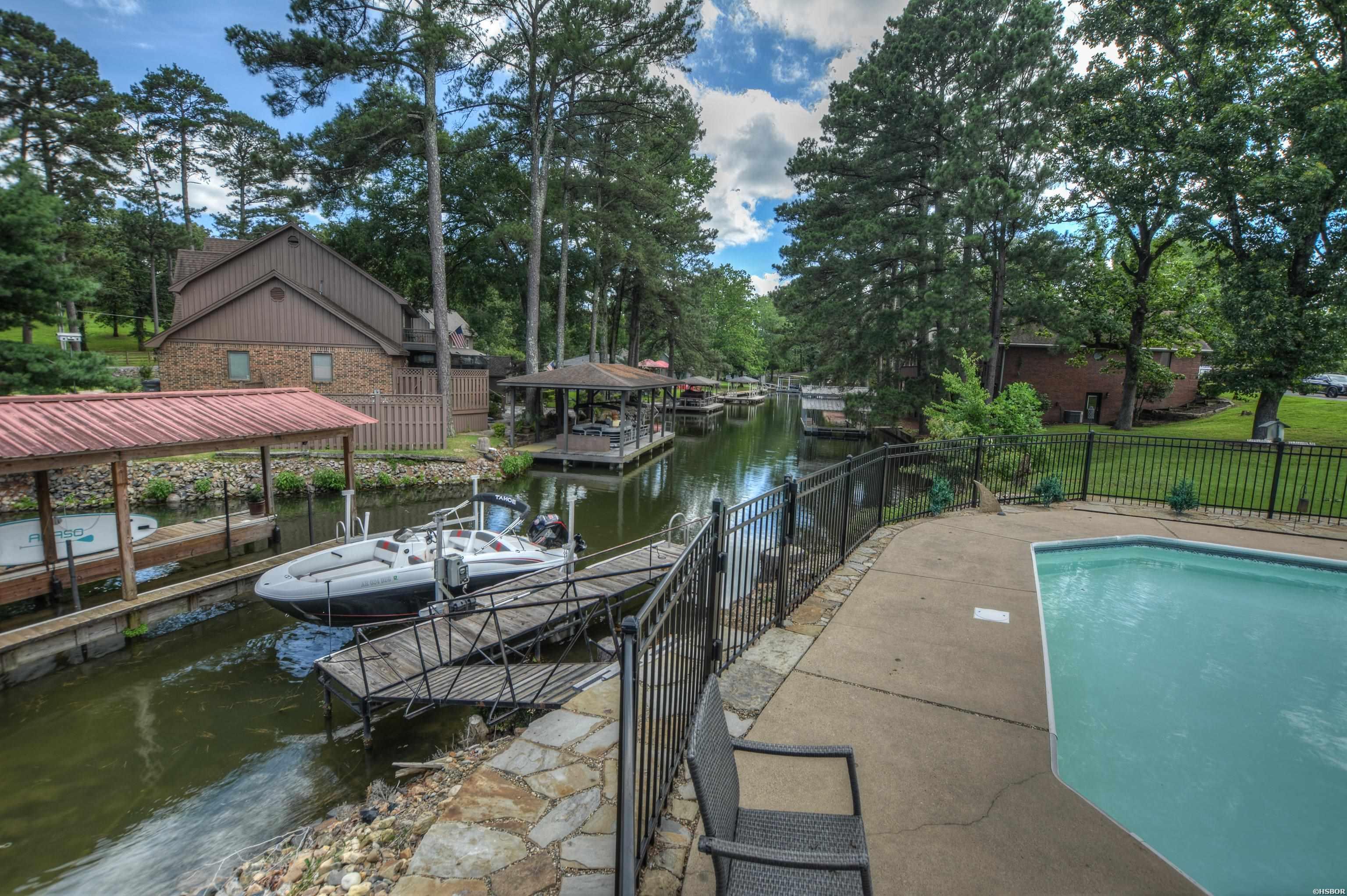 105 Waters Edge Cove Property Photo 31