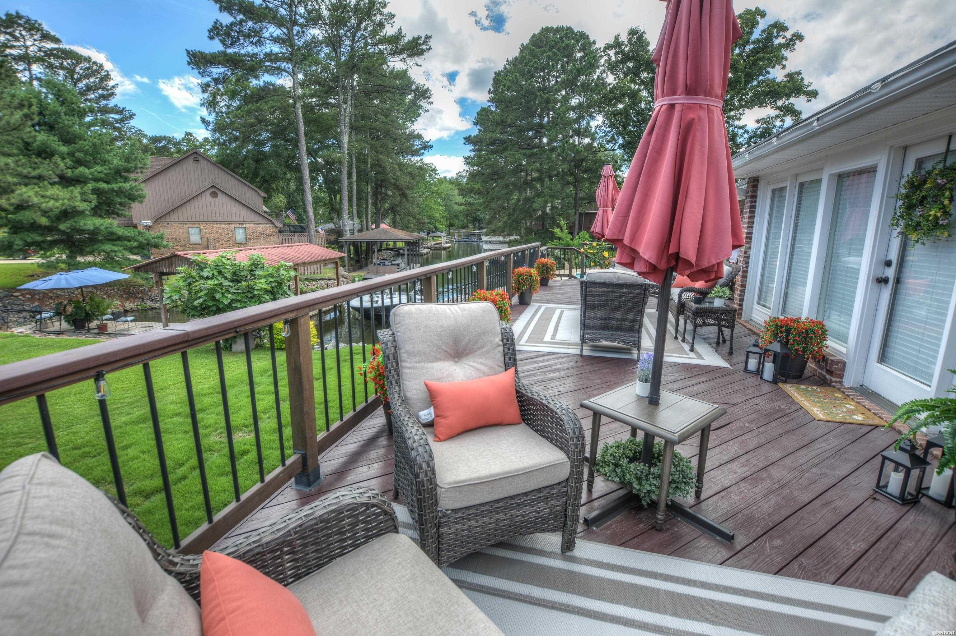 105 Waters Edge Cove Property Photo 34