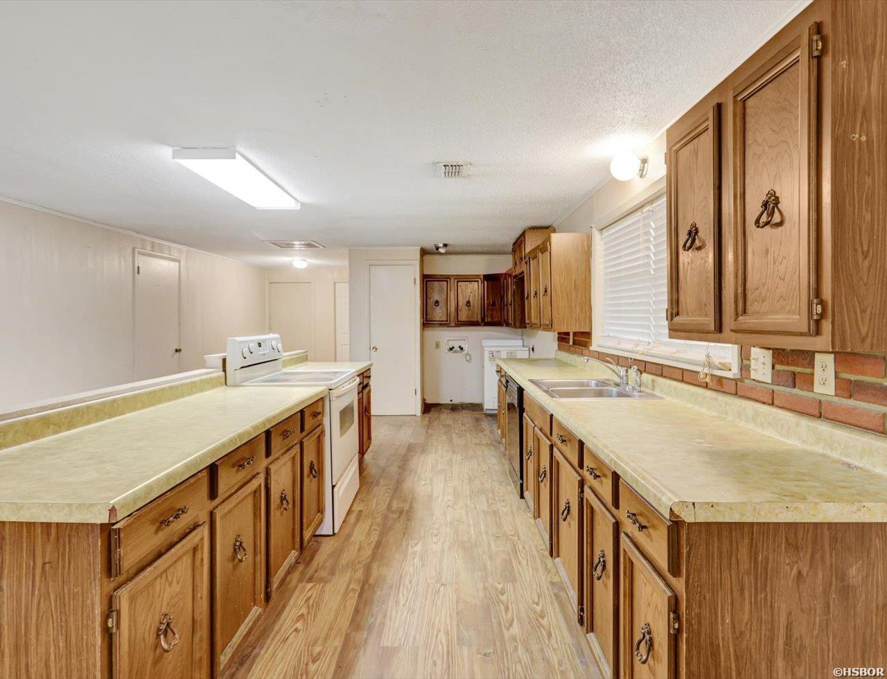 3669 Amity Property Photo 7