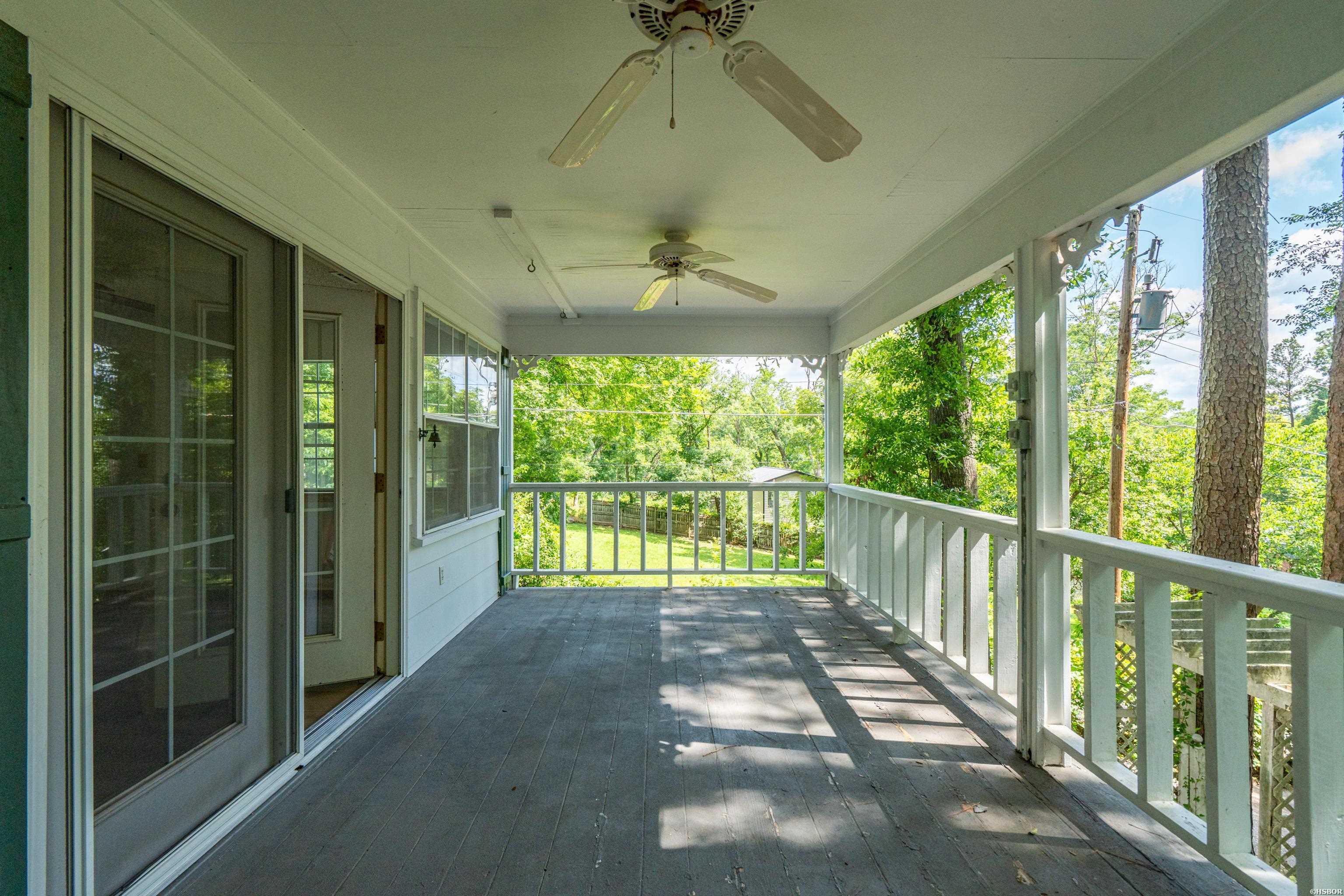 324 Cadillac Point Property Photo 5