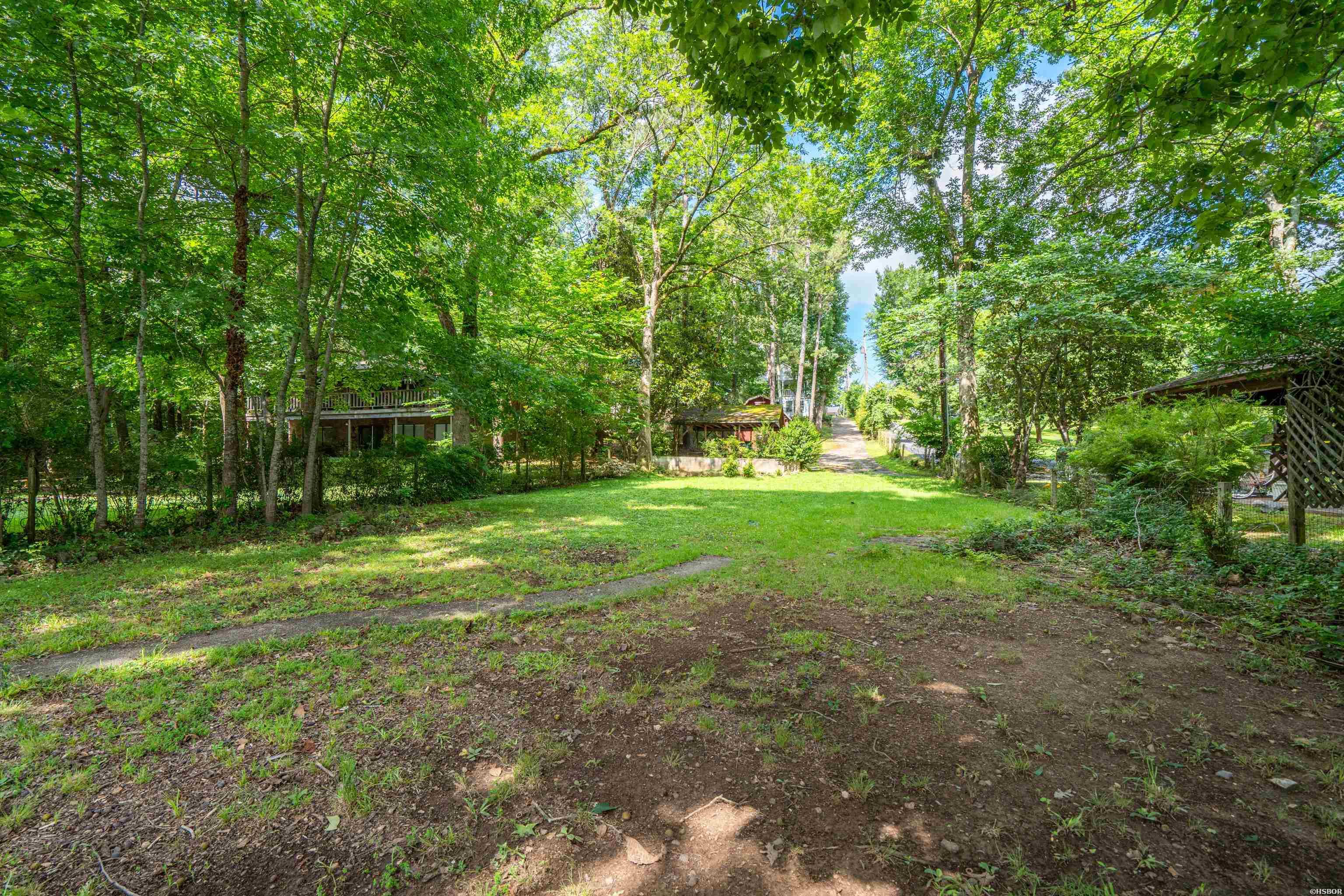 324 Cadillac Point Property Photo 6