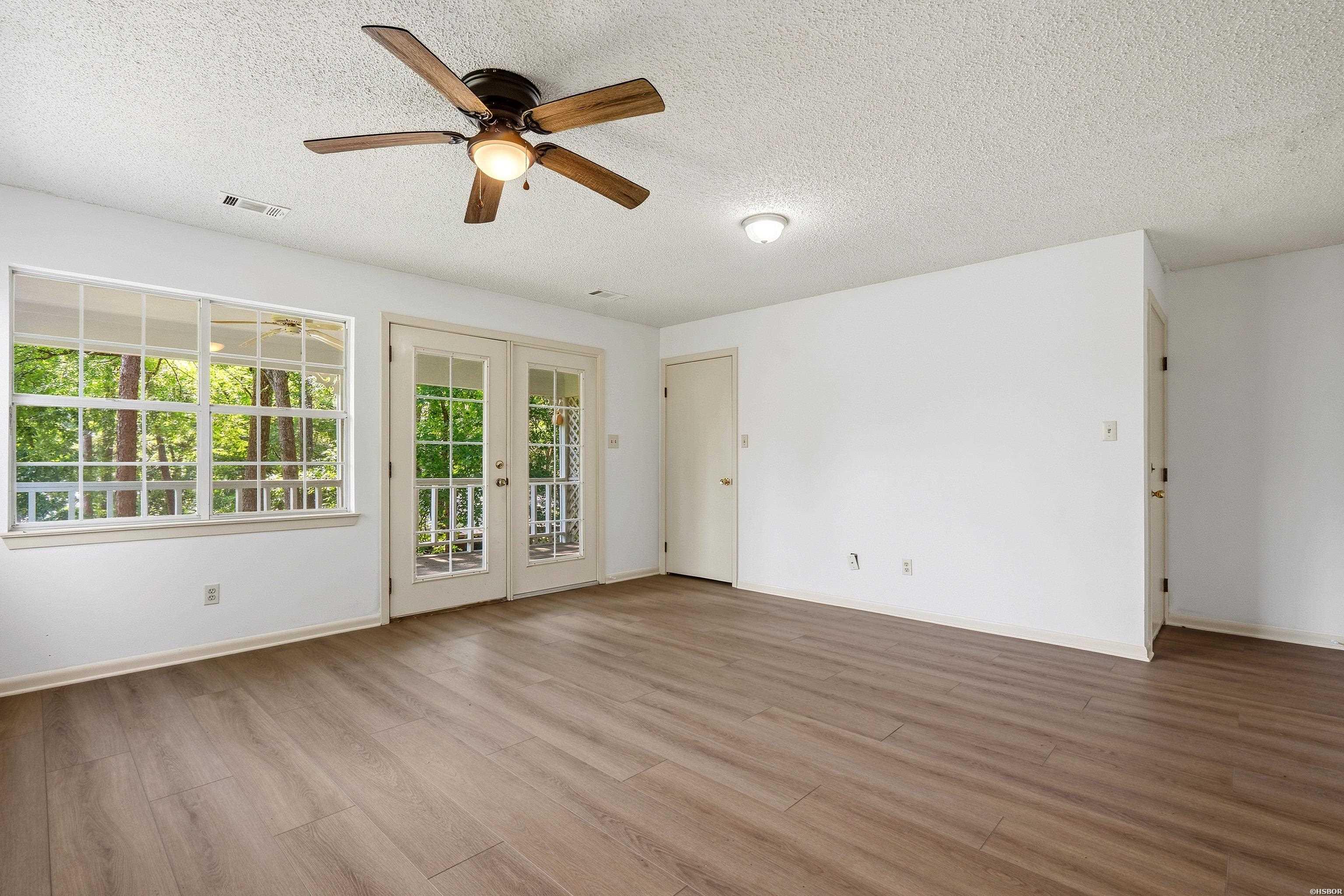 324 Cadillac Point Property Photo 15