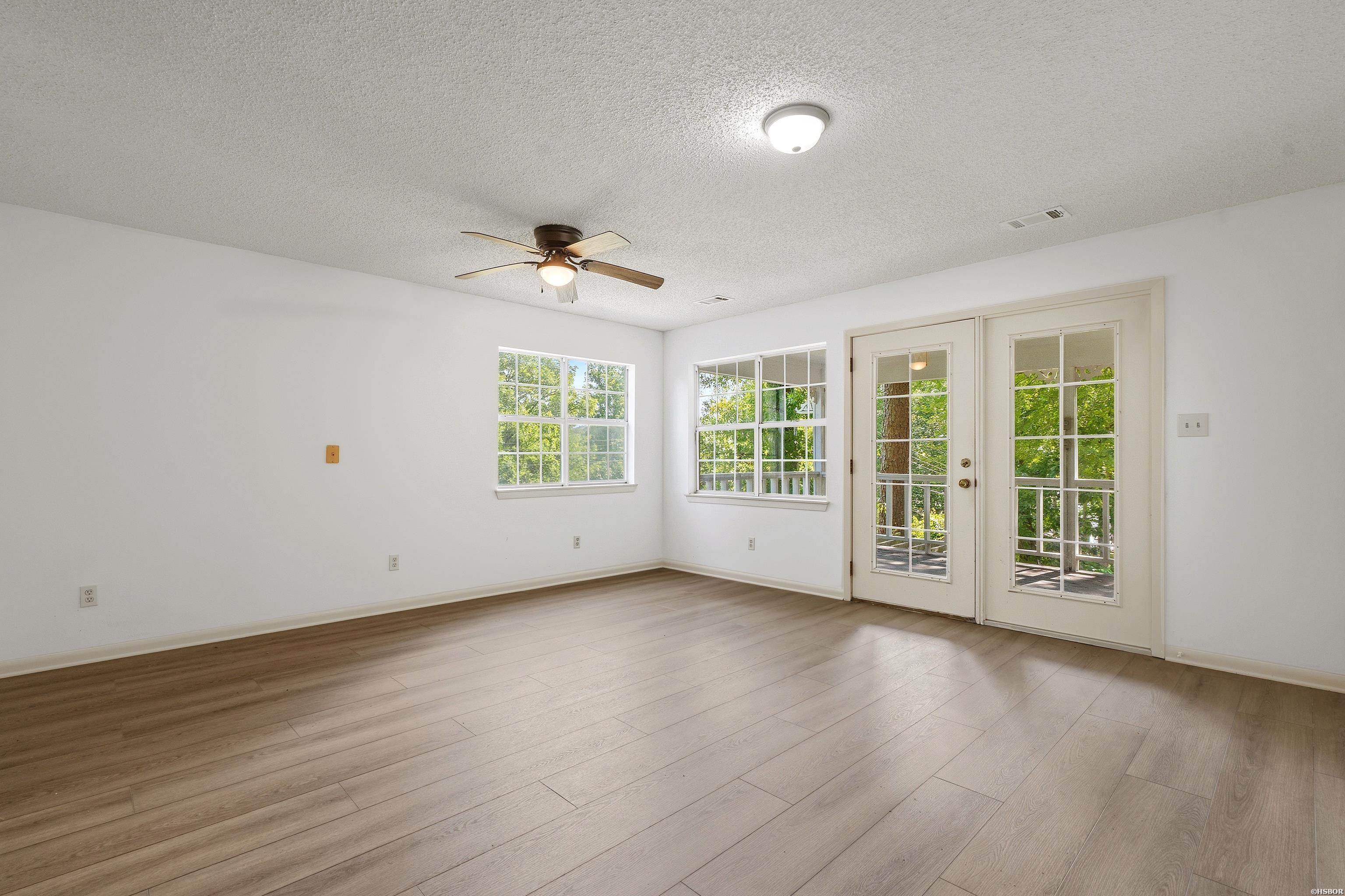 324 Cadillac Point Property Photo 16
