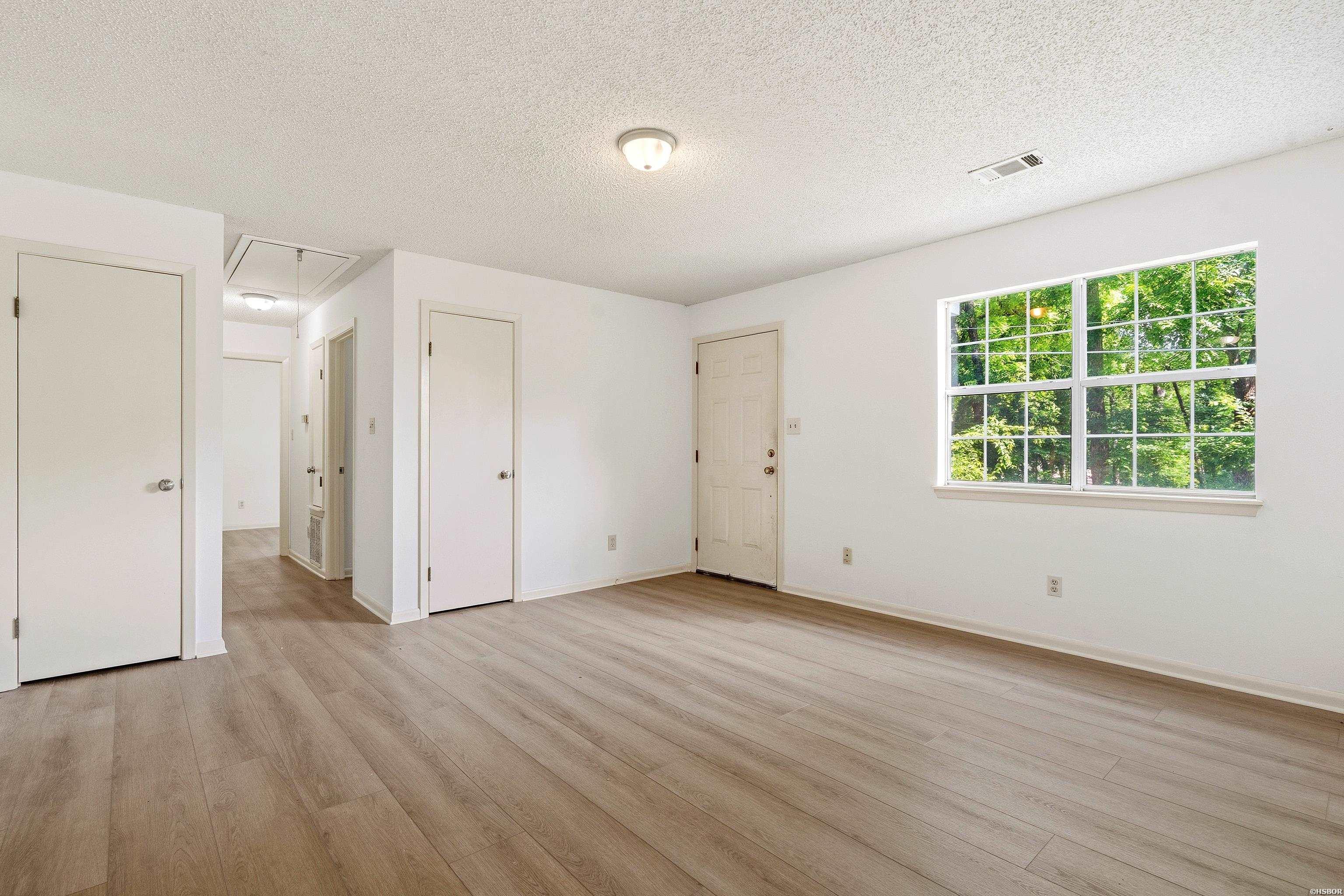 324 Cadillac Point Property Photo 18