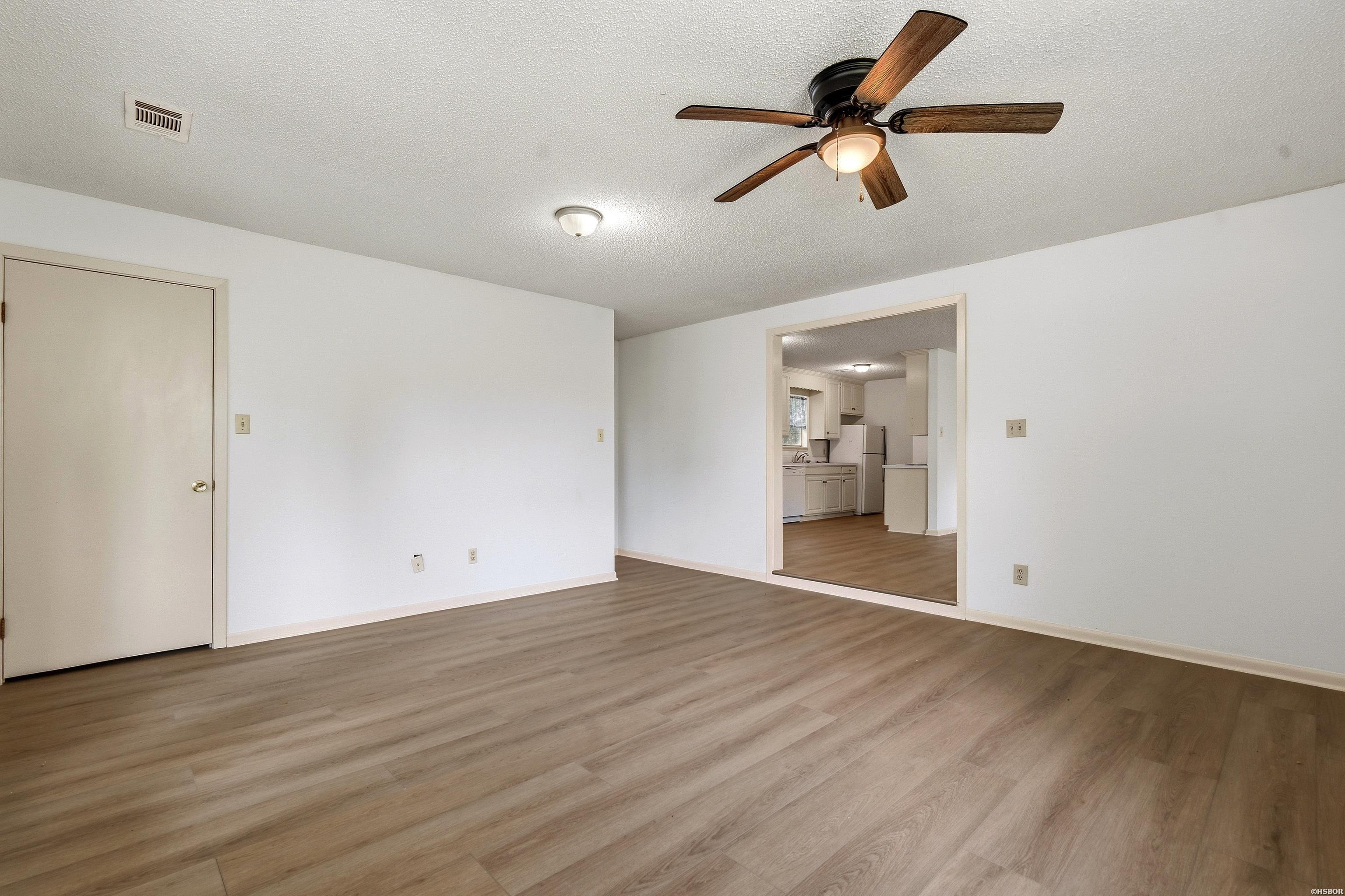 324 Cadillac Point Property Photo 20