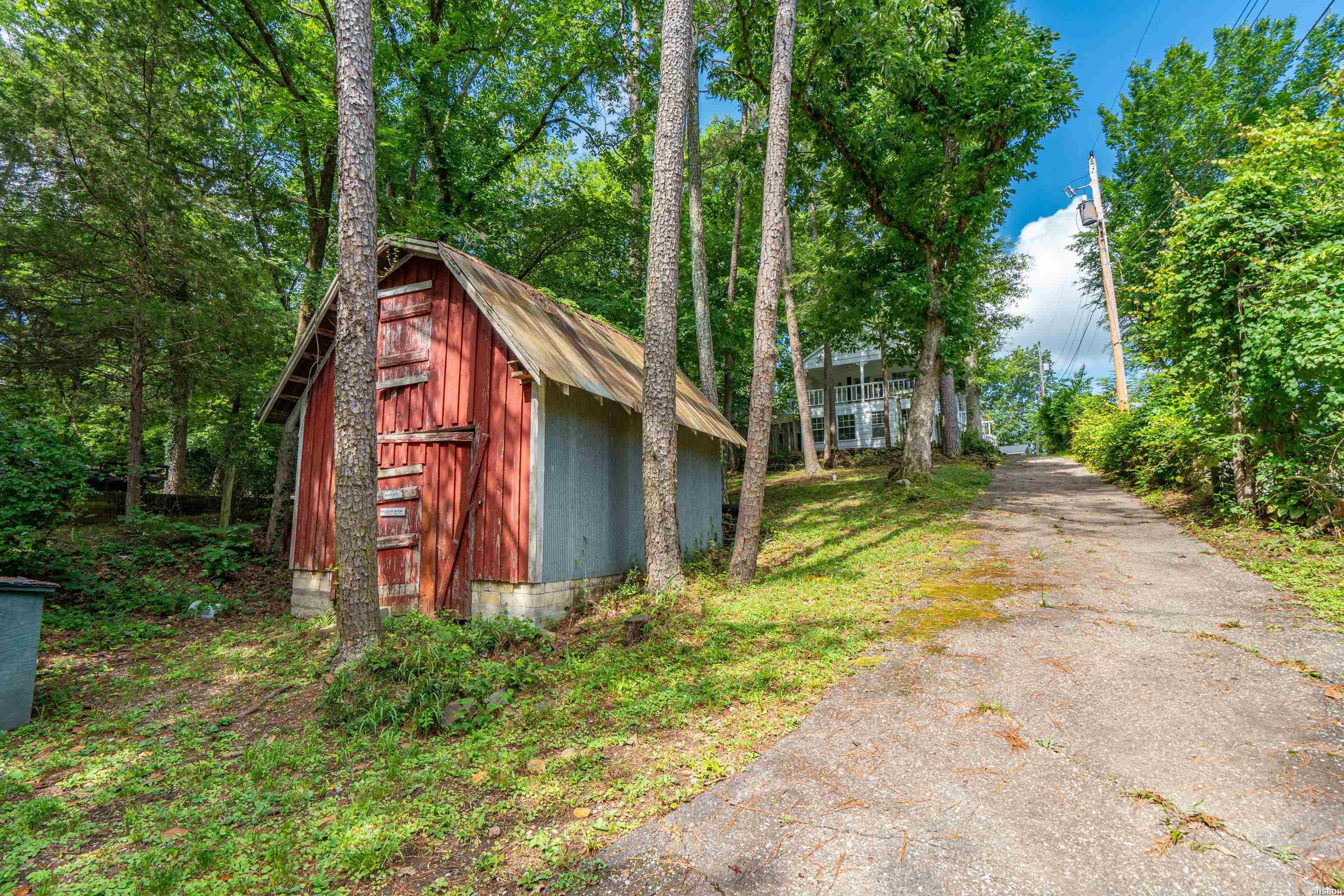 324 Cadillac Point Property Photo 34