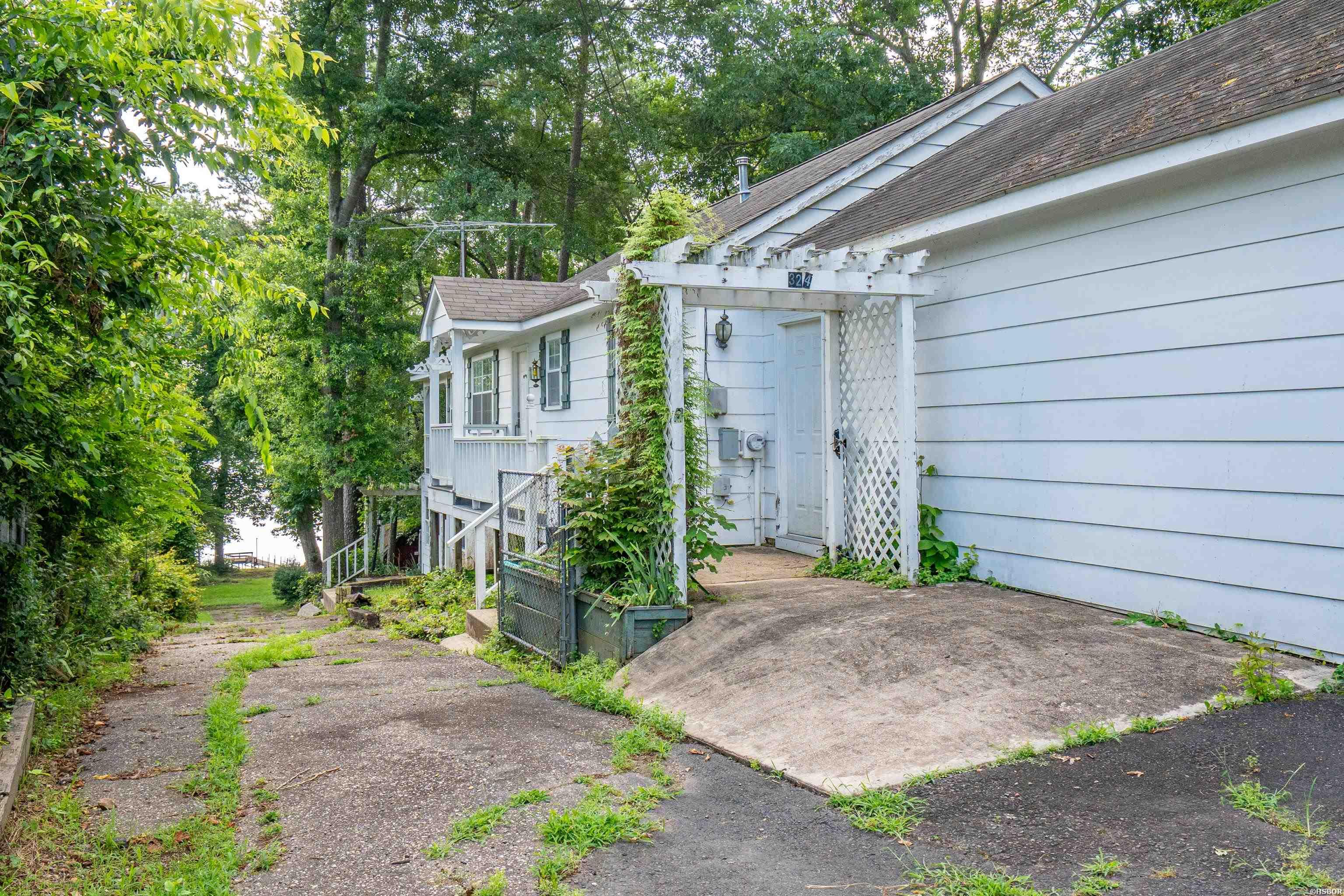 324 Cadillac Point Property Photo 36