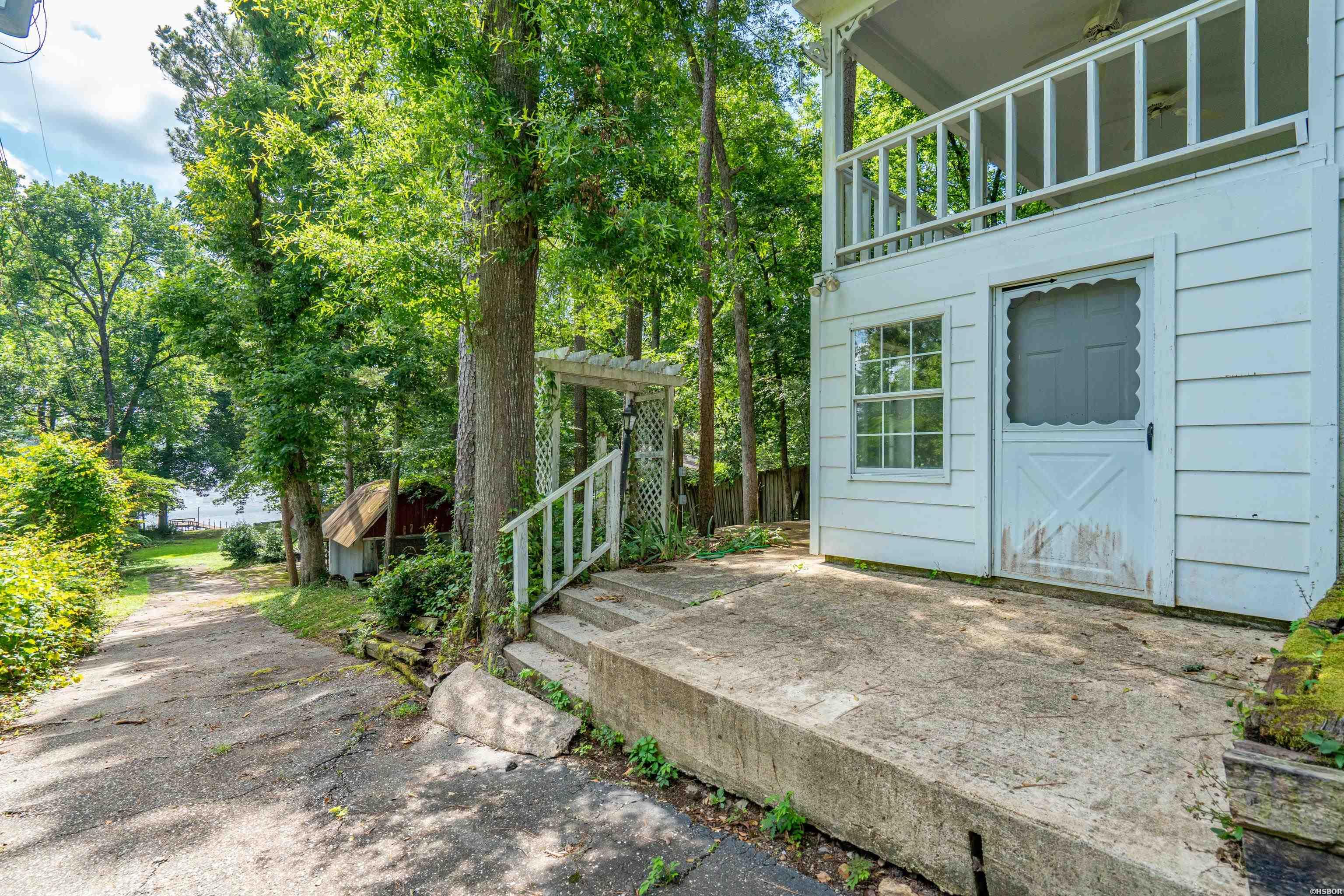 324 Cadillac Point Property Photo 37