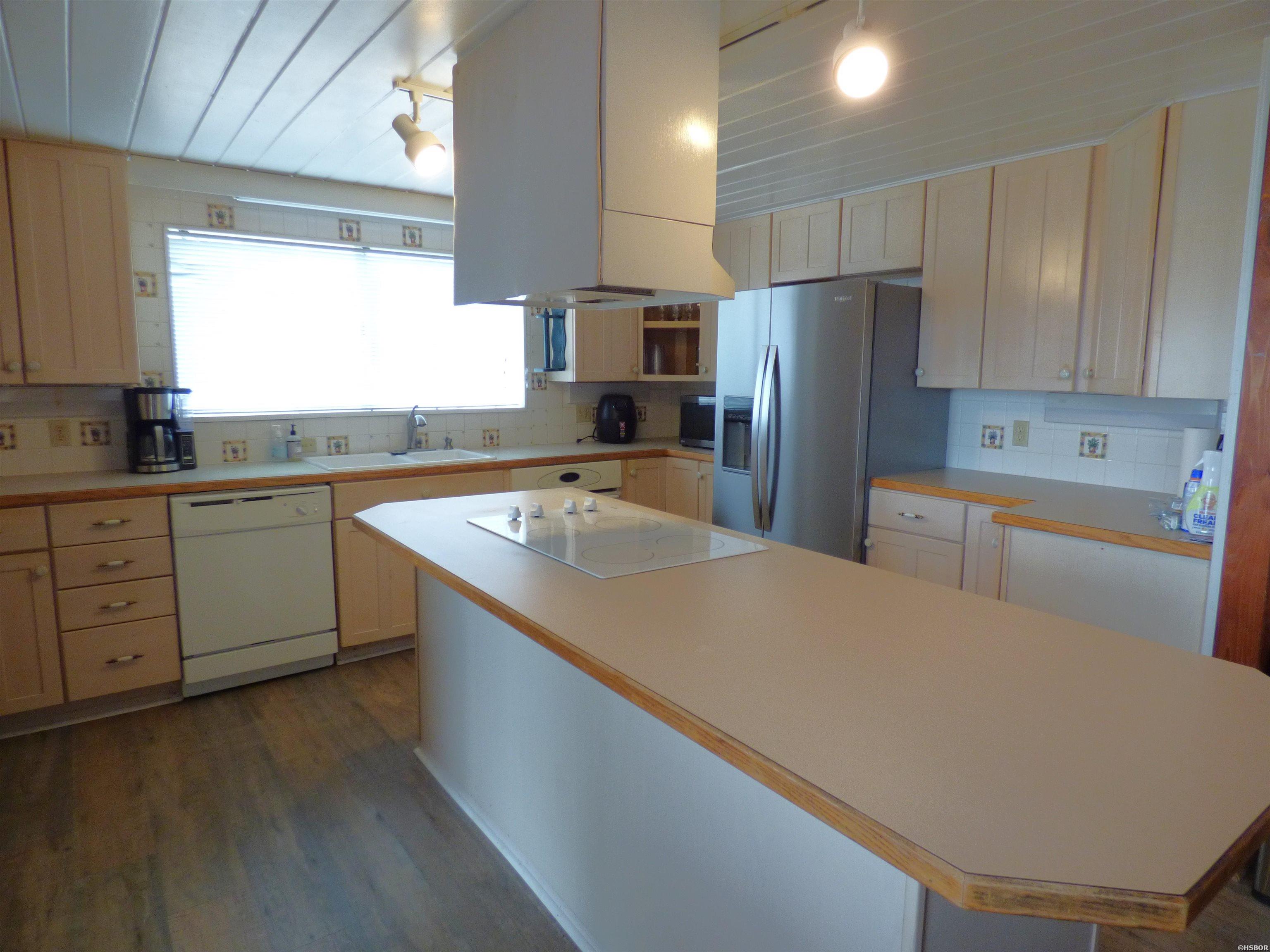 213 Long Island Property Photo 14