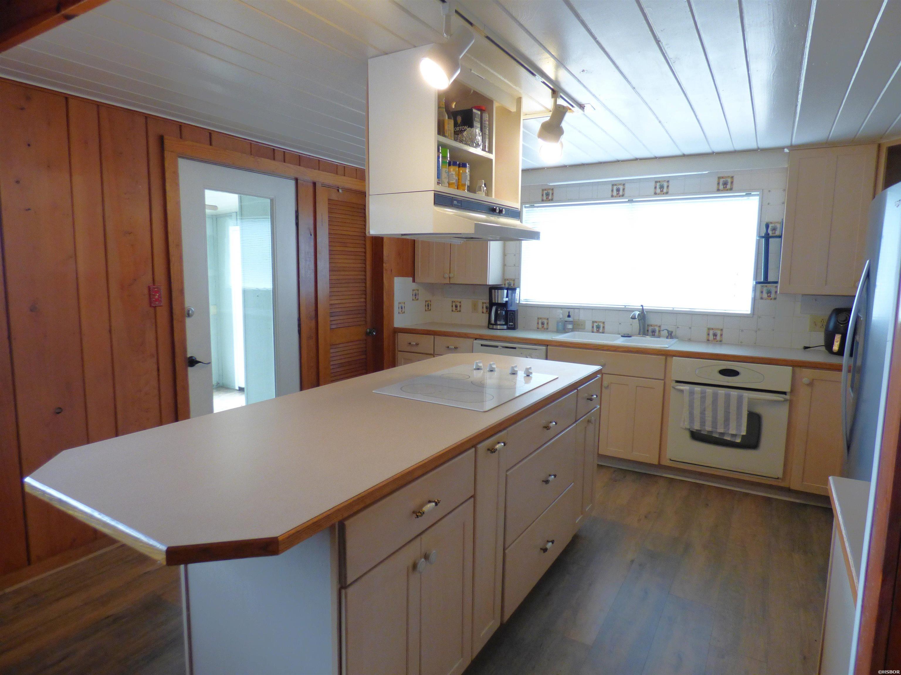 213 Long Island Property Photo 15