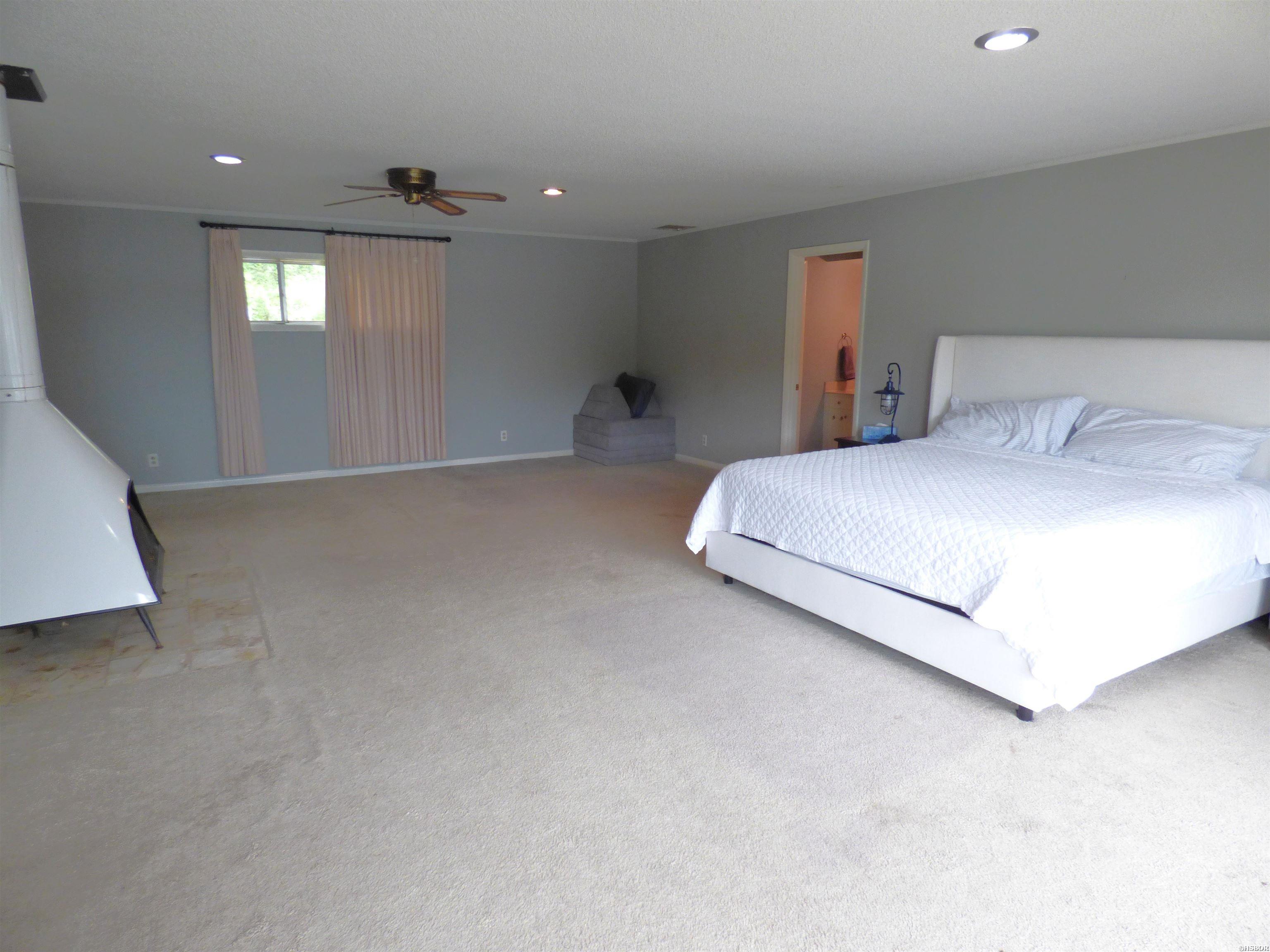 213 Long Island Property Photo 18