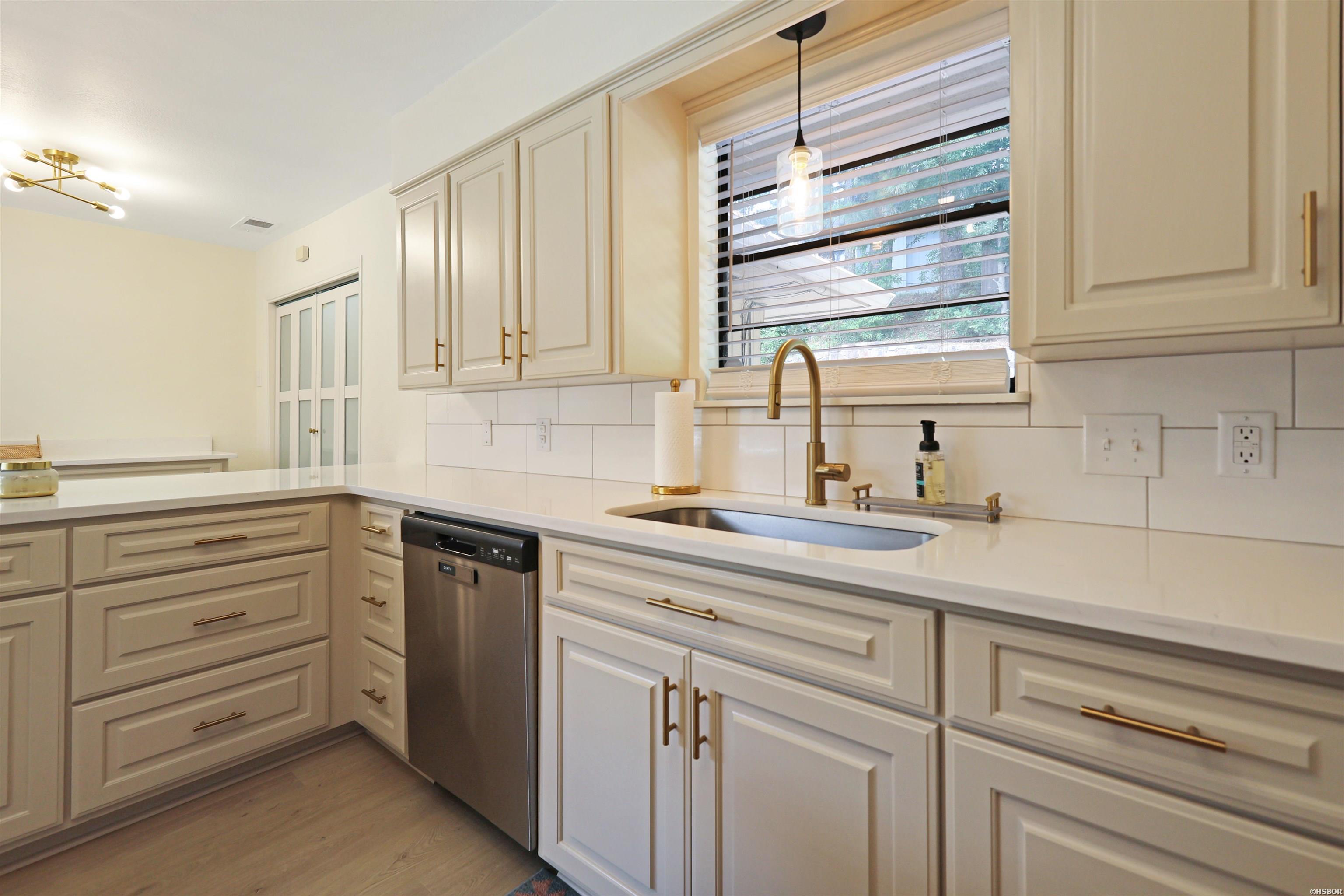 111 Glenridge Court Property Photo 13