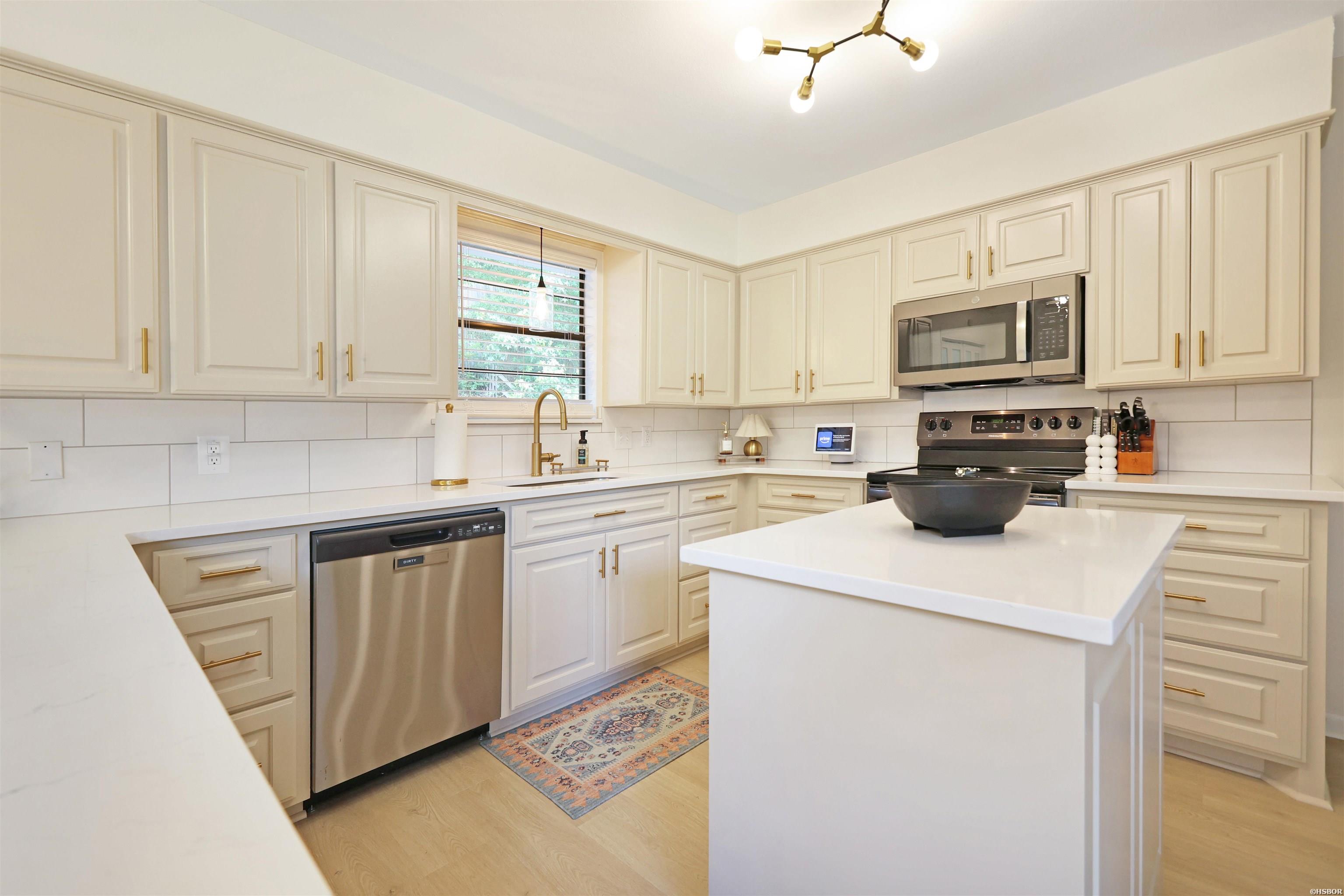 111 Glenridge Court Property Photo 15