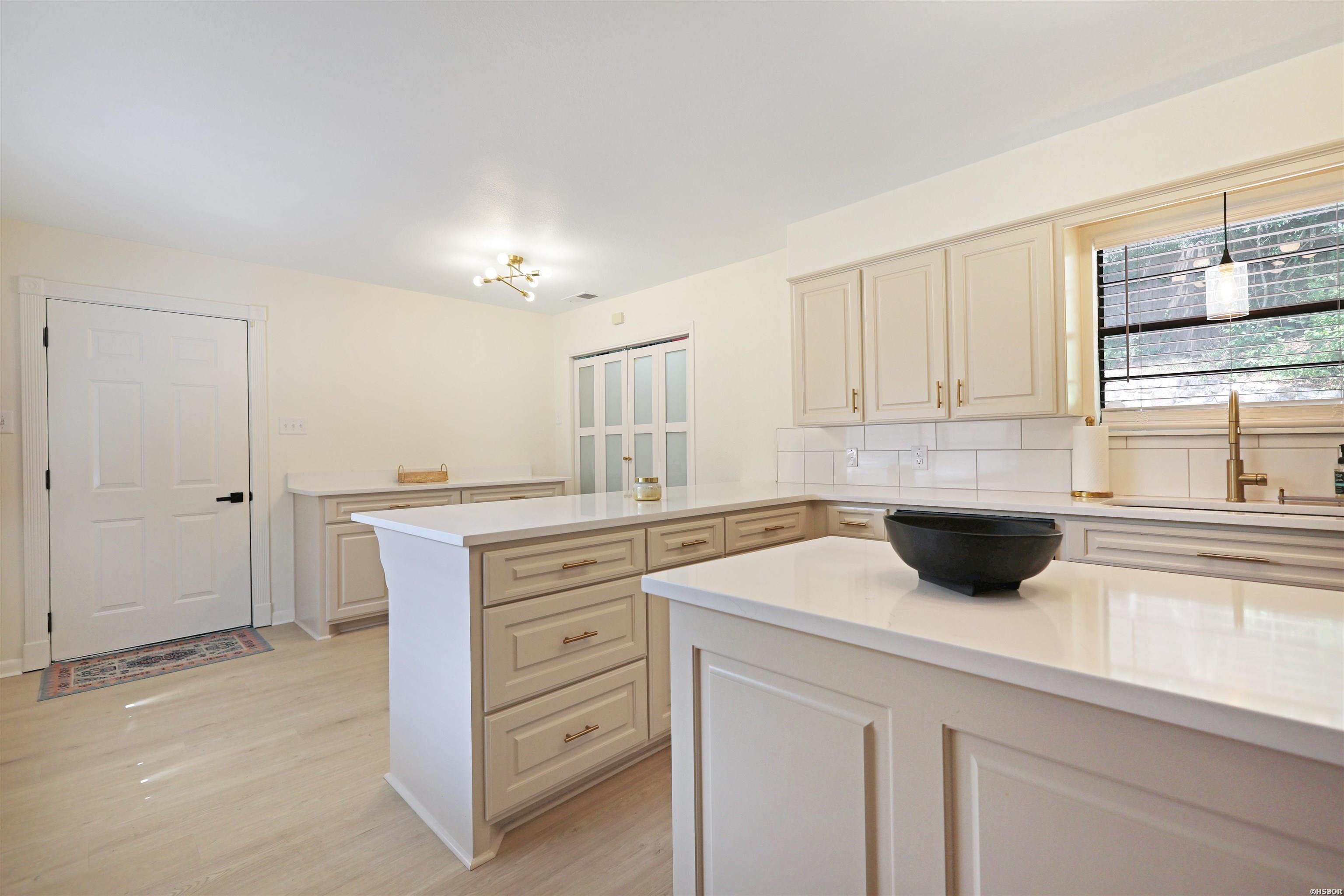 111 Glenridge Court Property Photo 16