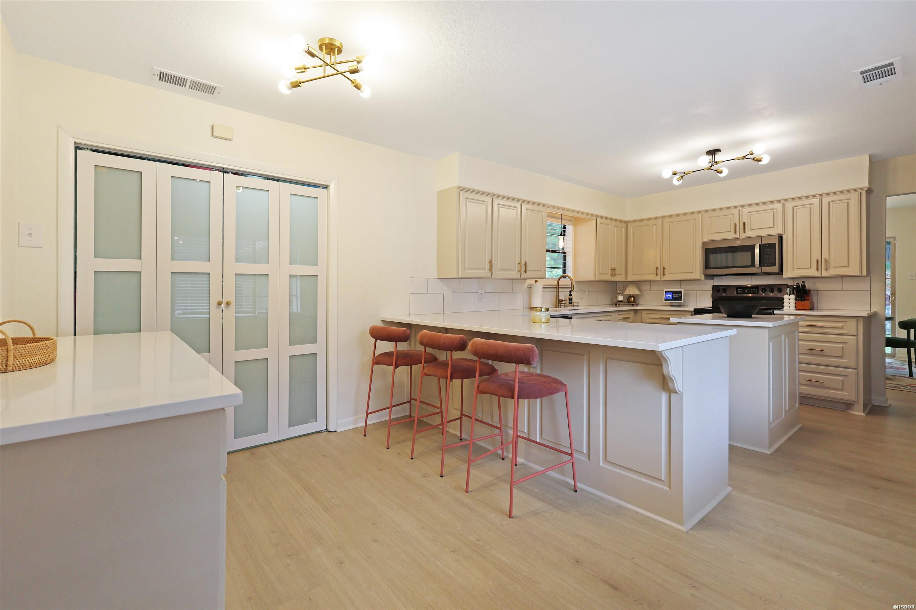 111 Glenridge Court Property Photo 17