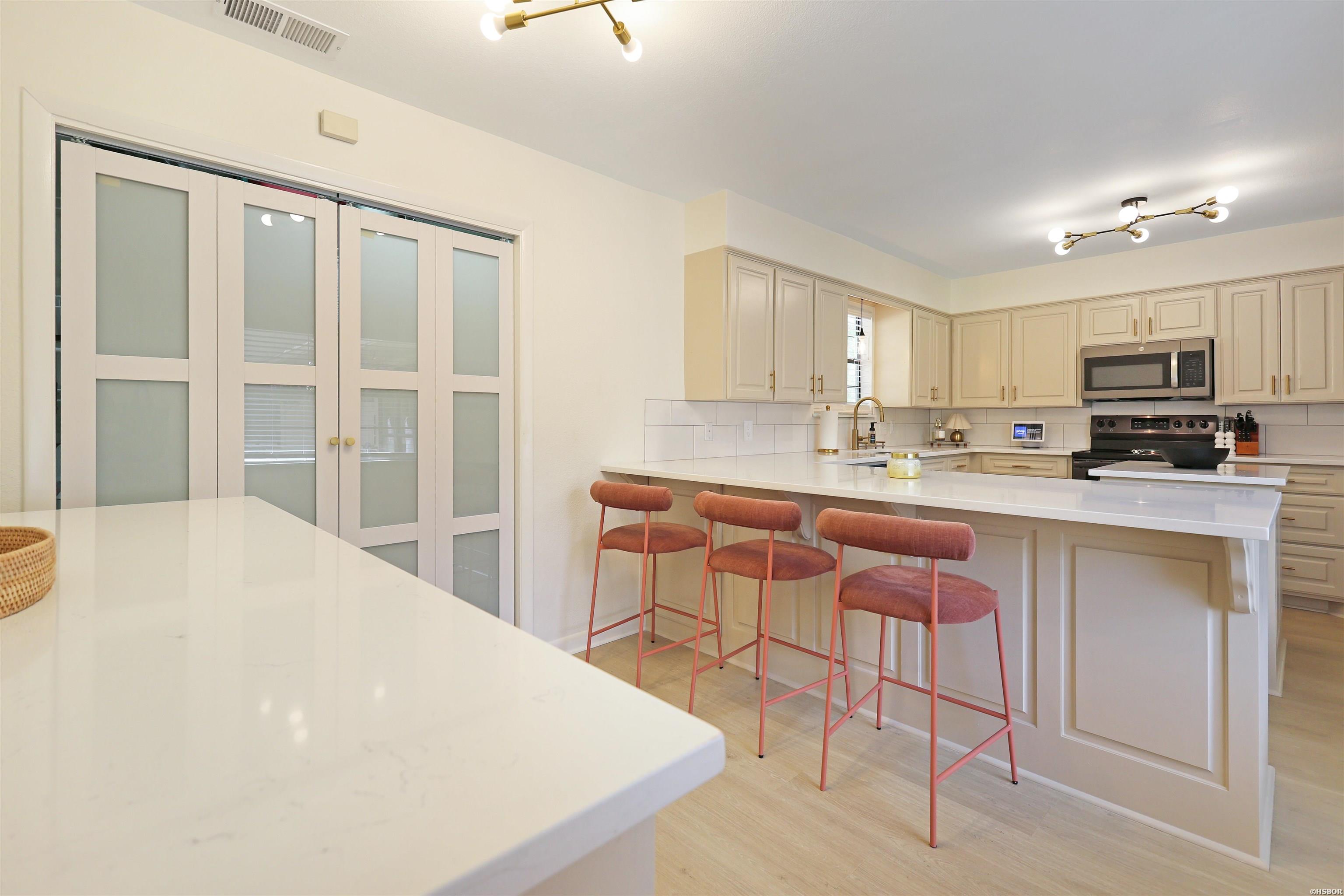 111 Glenridge Court Property Photo 18