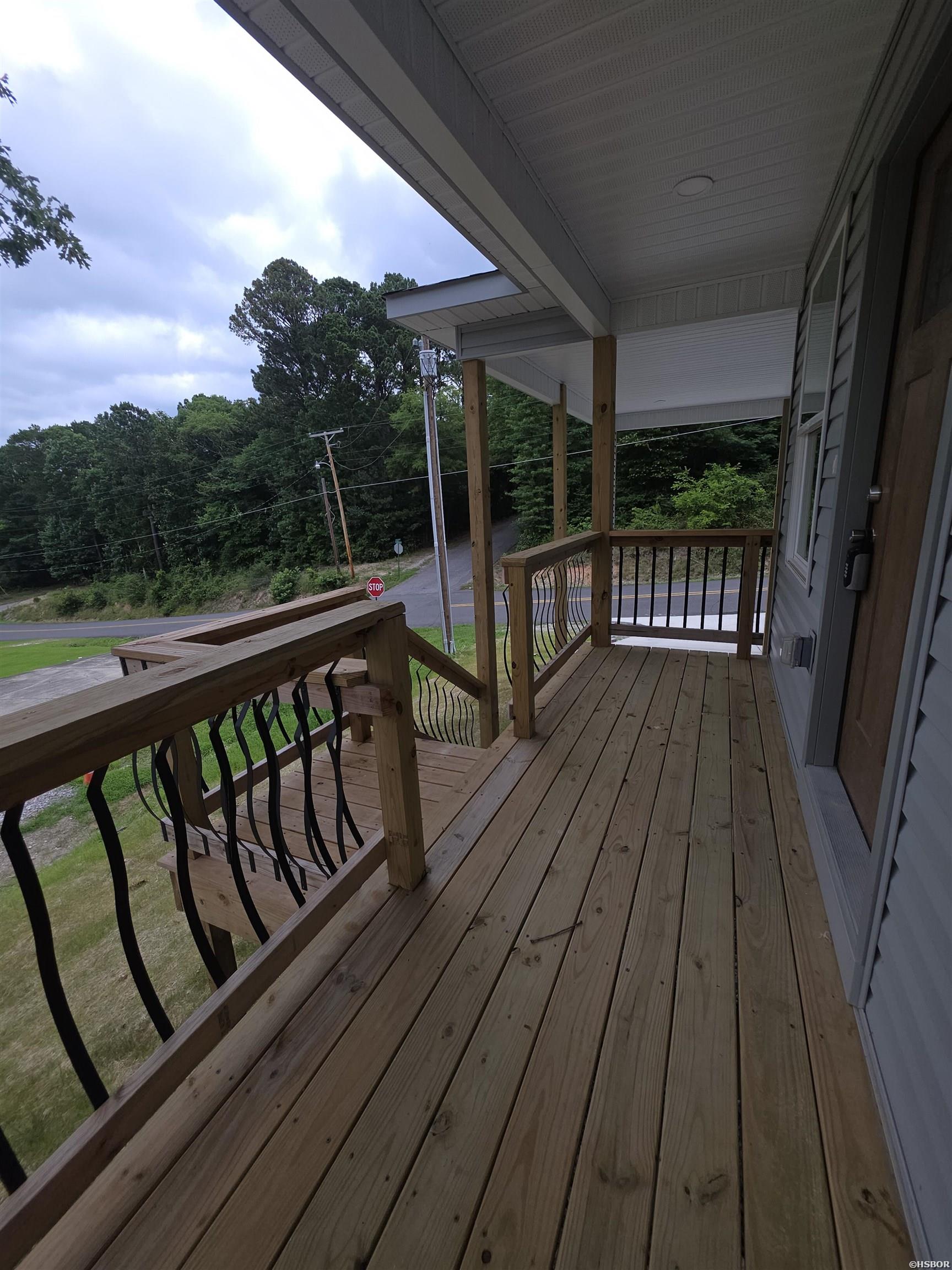 174 Woodridge Property Photo 3